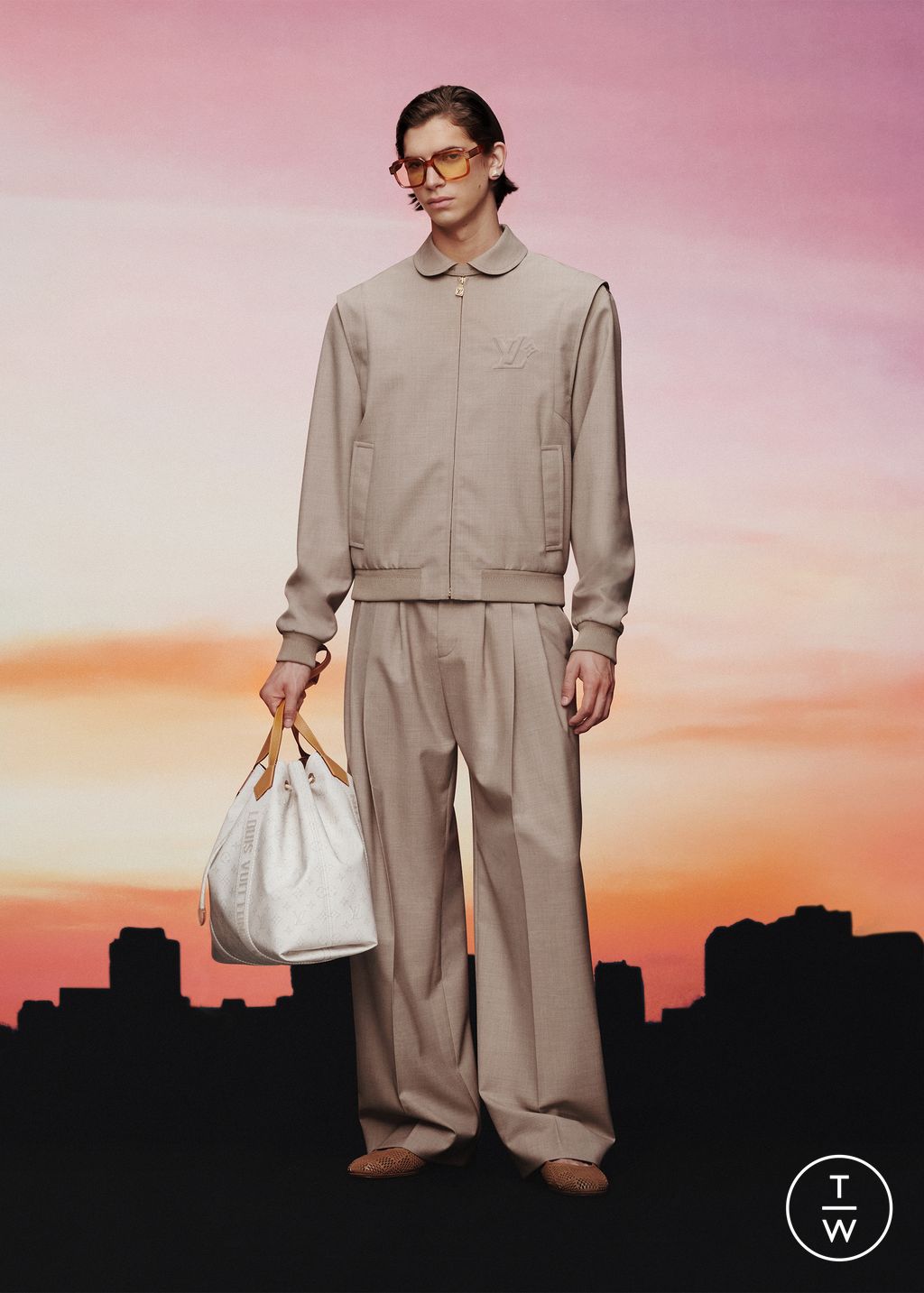 Fashion Week Paris Pre-Fall 2025 look 18 from the Louis Vuitton collection menswear