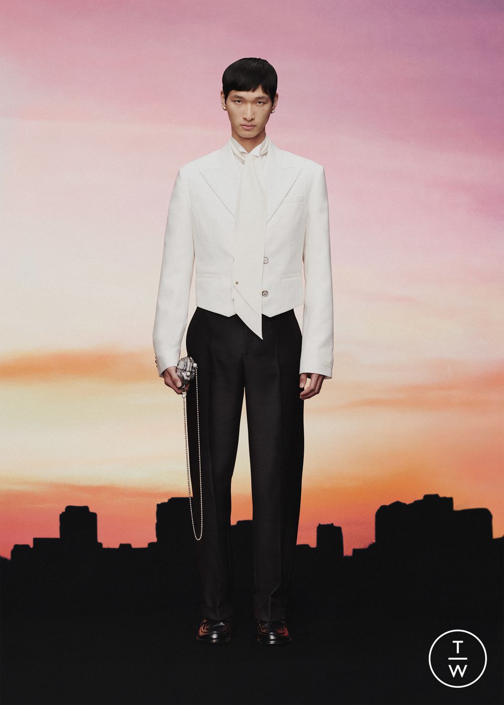 Fashion Week Paris Pre-Fall 2025 look 2 from the Louis Vuitton collection menswear