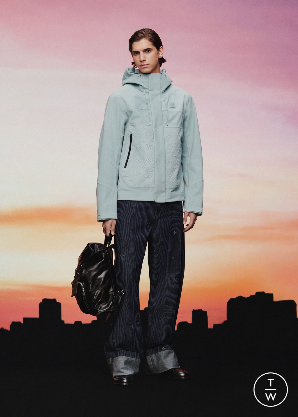 Fashion Week Paris Pre-Fall 2025 look 24 from the Louis Vuitton collection menswear