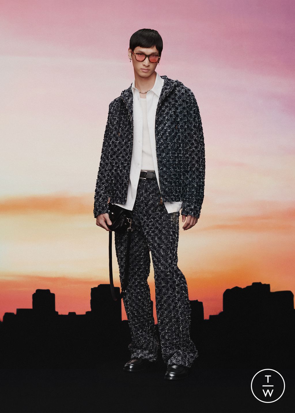 Fashion Week Paris Pre-Fall 2025 look 28 from the Louis Vuitton collection menswear
