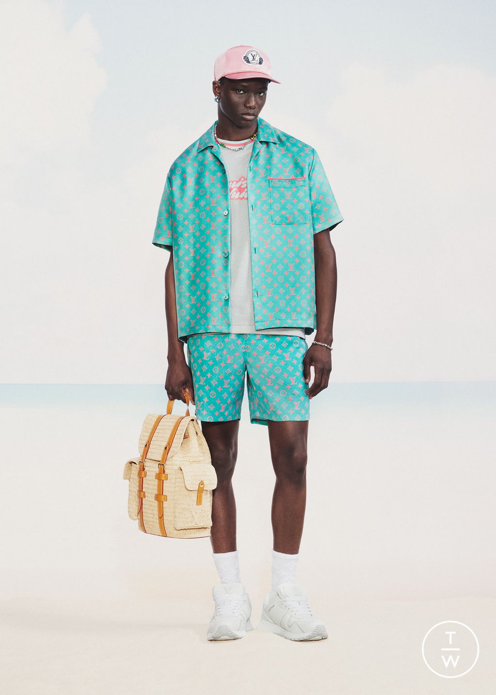 Fashion Week Paris Pre-Fall 2025 look 31 from the Louis Vuitton collection menswear