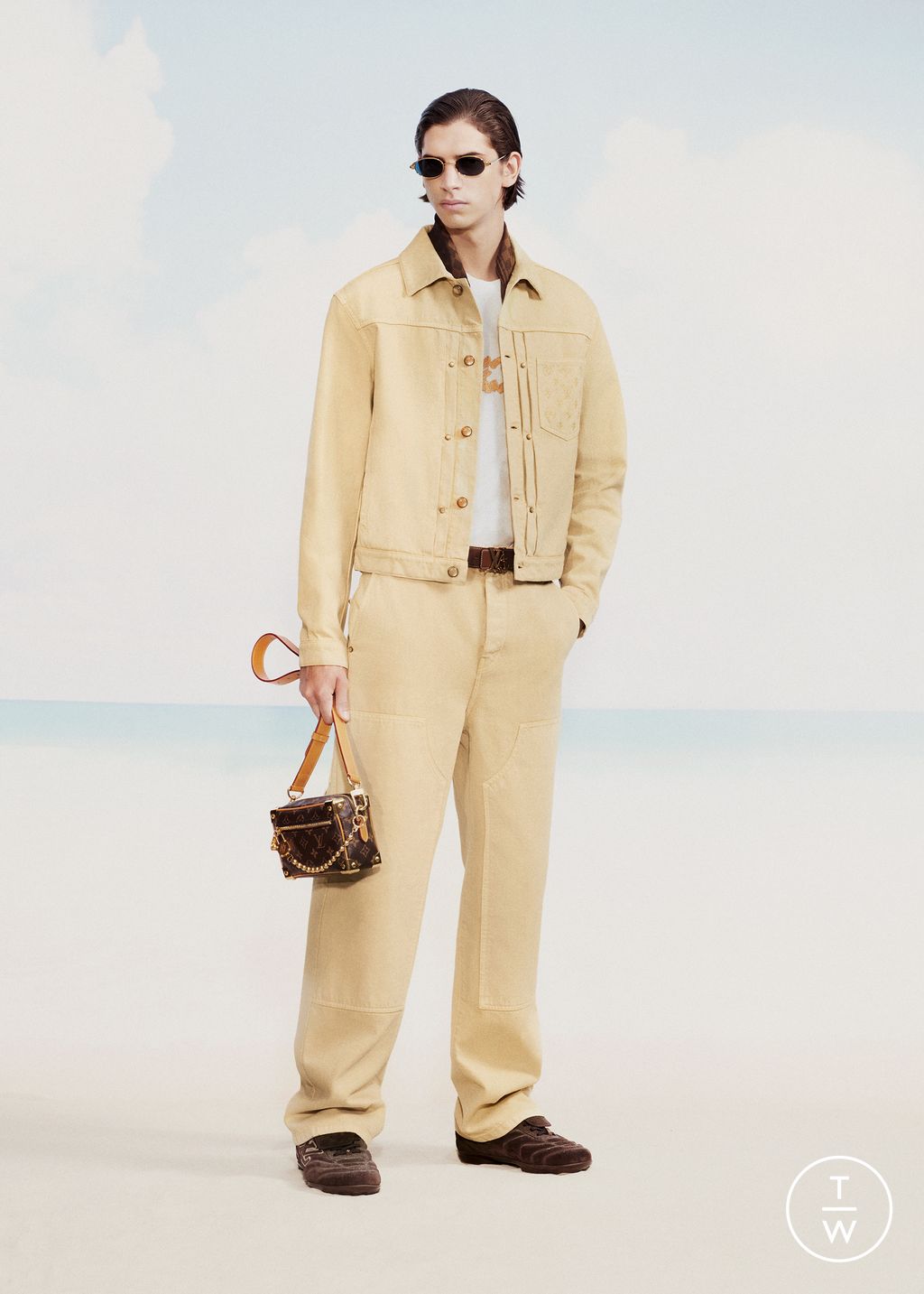 Fashion Week Paris Pre-Fall 2025 look 41 from the Louis Vuitton collection menswear