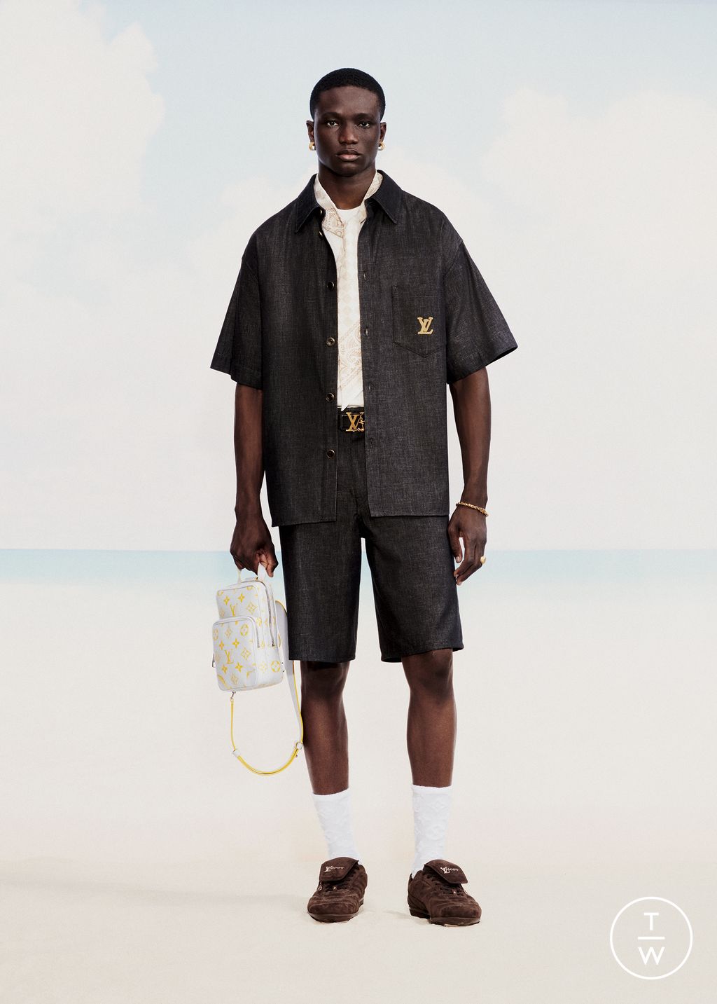 Fashion Week Paris Pre-Fall 2025 look 43 from the Louis Vuitton collection menswear