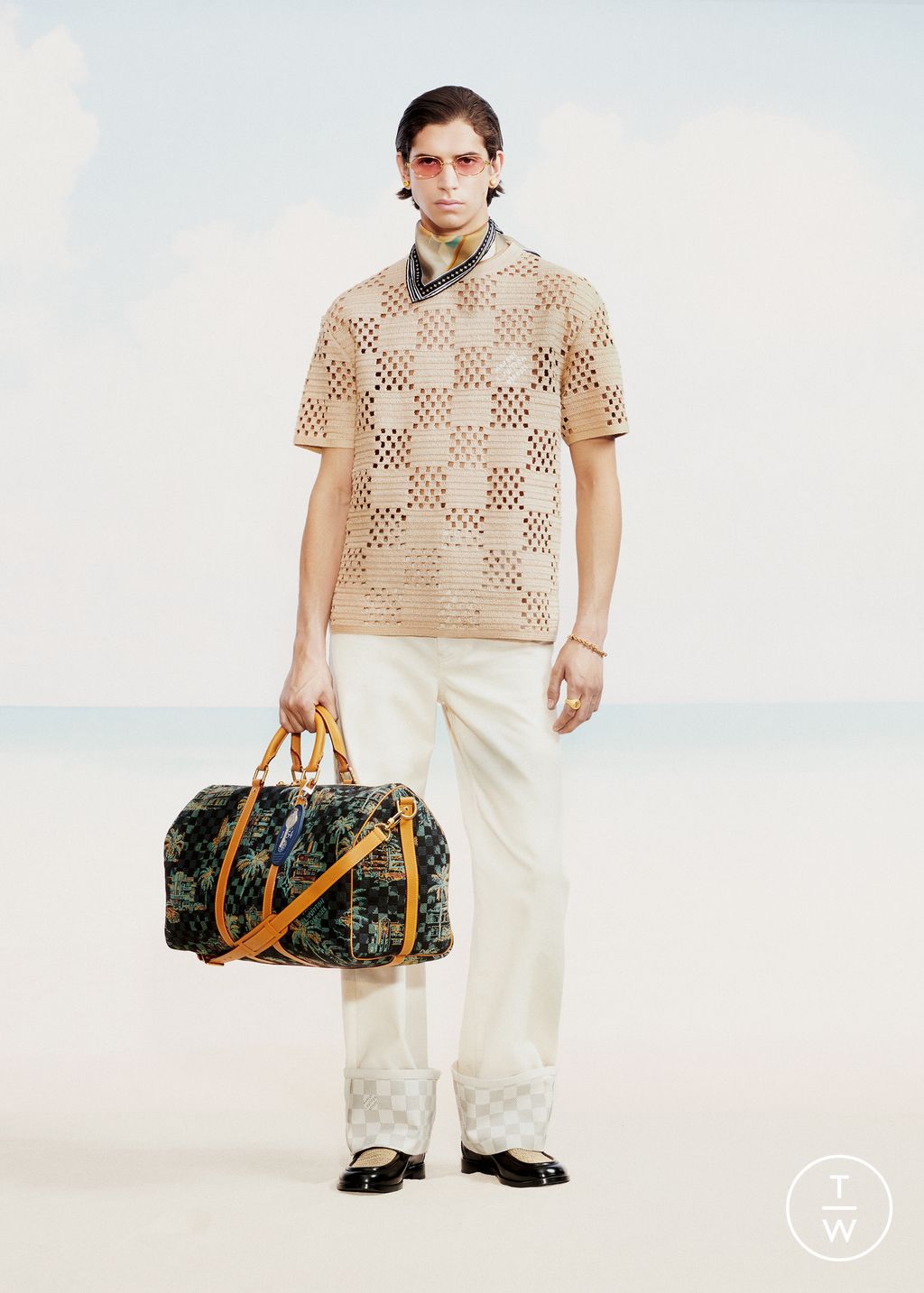 Fashion Week Paris Pre-Fall 2025 look 47 from the Louis Vuitton collection menswear