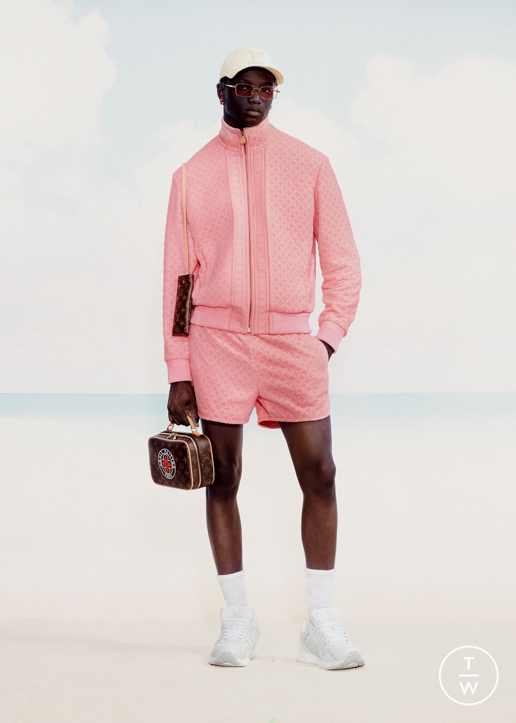 Fashion Week Paris Pre-Fall 2025 look 49 from the Louis Vuitton collection menswear