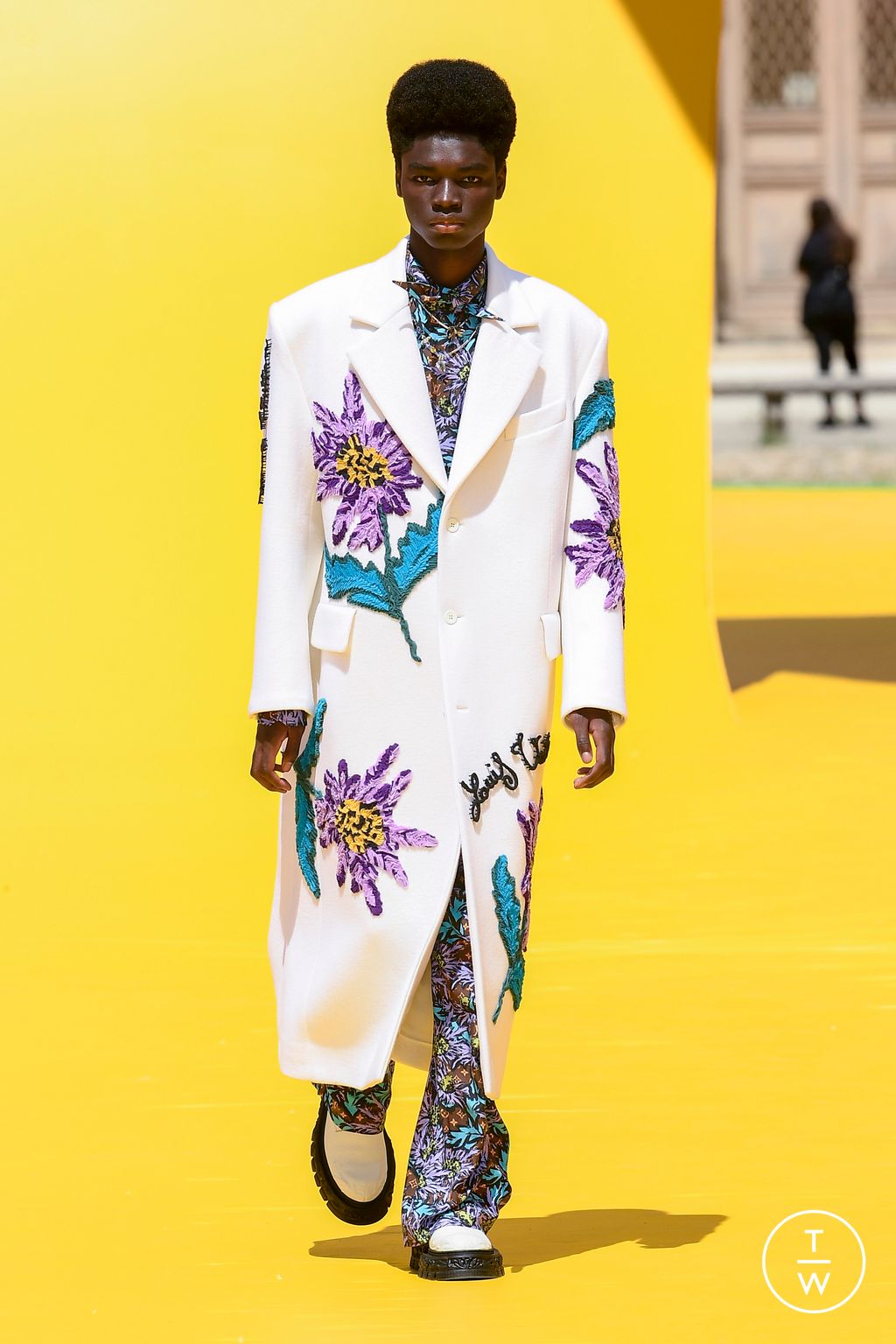 Fashion Week Paris Spring/Summer 2023 look 5 from the Louis Vuitton collection menswear