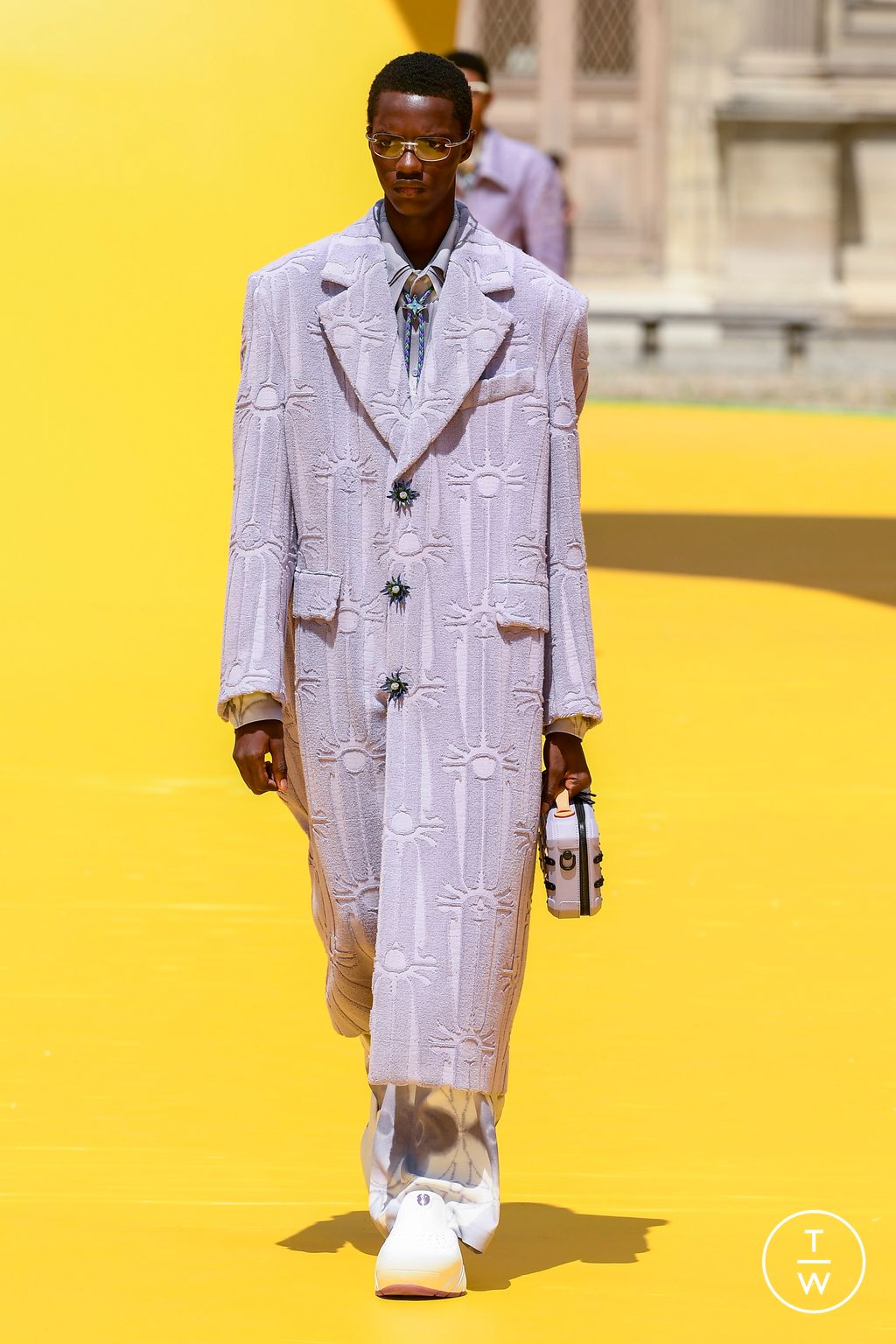 Fashion Week Paris Spring/Summer 2023 look 9 from the Louis Vuitton collection menswear