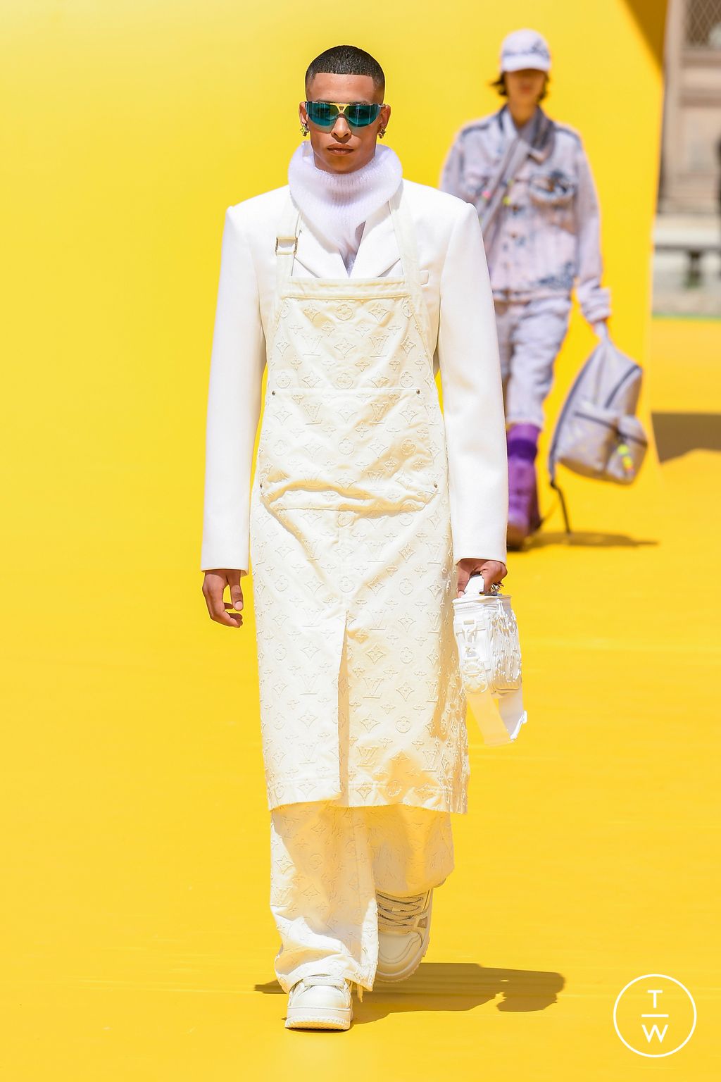 Fashion Week Paris Spring/Summer 2023 look 12 from the Louis Vuitton collection 男装
