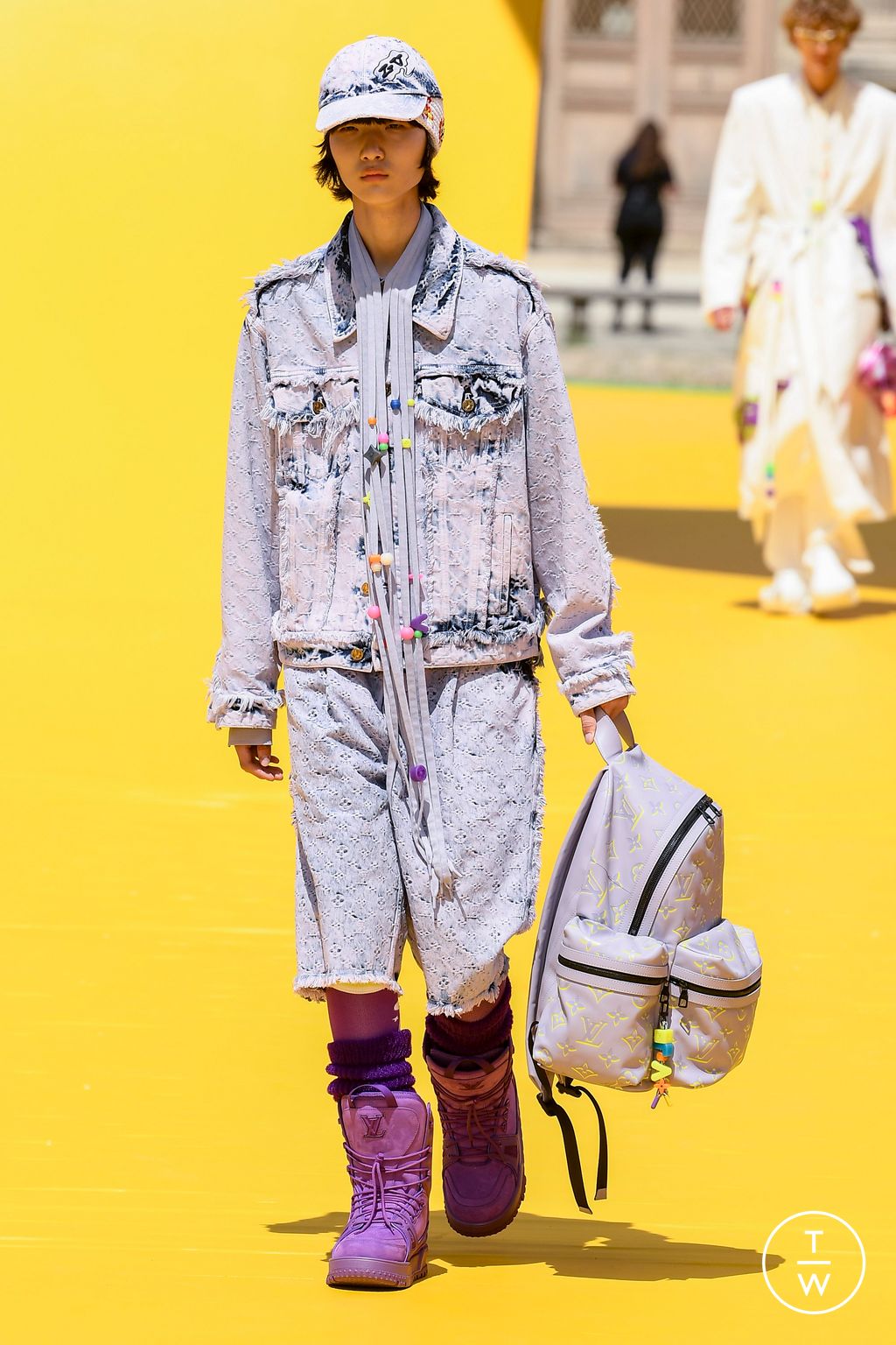 Fashion Week Paris Spring/Summer 2023 look 13 from the Louis Vuitton collection 男装
