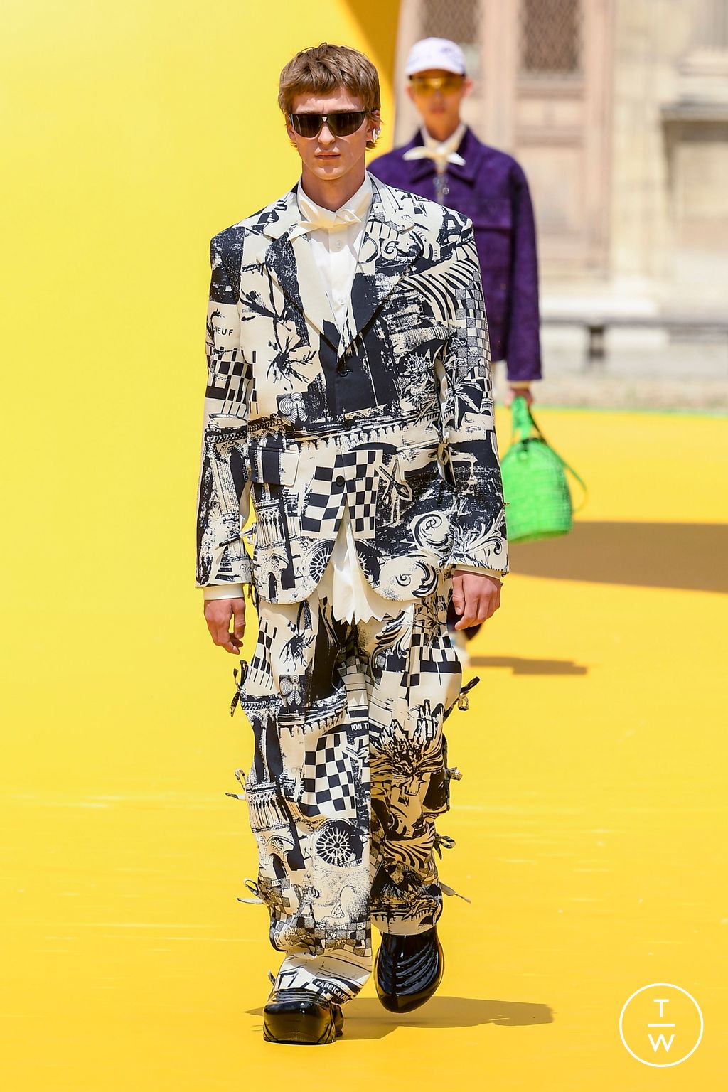 Fashion Week Paris Spring/Summer 2023 look 16 from the Louis Vuitton collection menswear