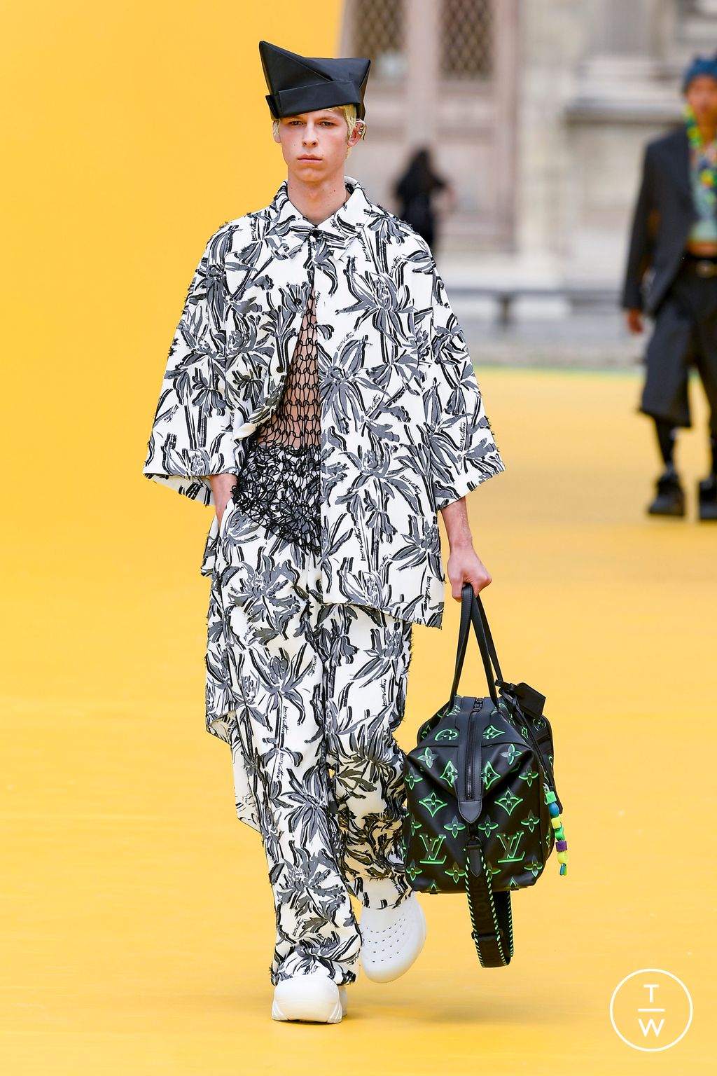 Fashion Week Paris Spring/Summer 2023 look 23 from the Louis Vuitton collection menswear