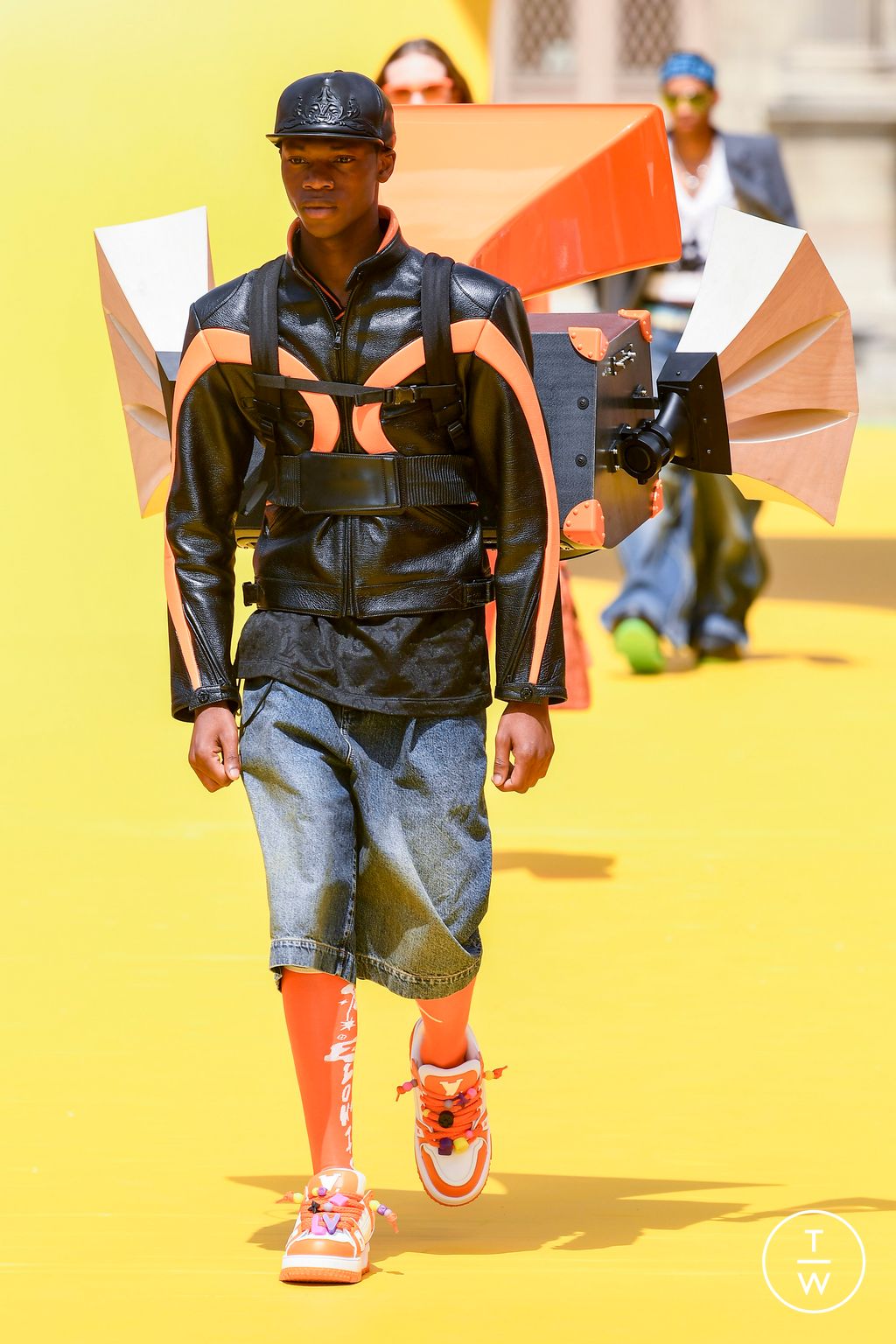 Fashion Week Paris Spring/Summer 2023 look 29 from the Louis Vuitton collection menswear