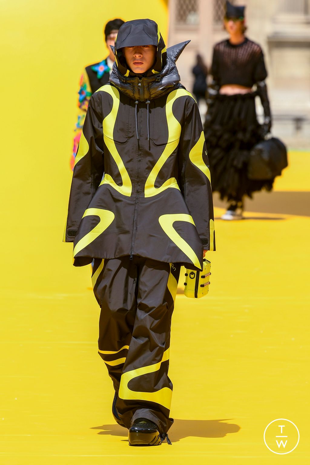 Fashion Week Paris Spring/Summer 2023 look 38 from the Louis Vuitton collection menswear