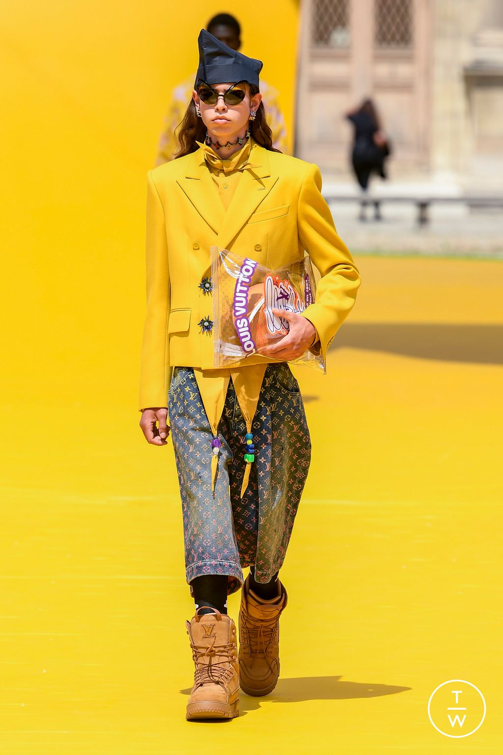 Fashion Week Paris Spring/Summer 2023 look 49 from the Louis Vuitton collection 男装