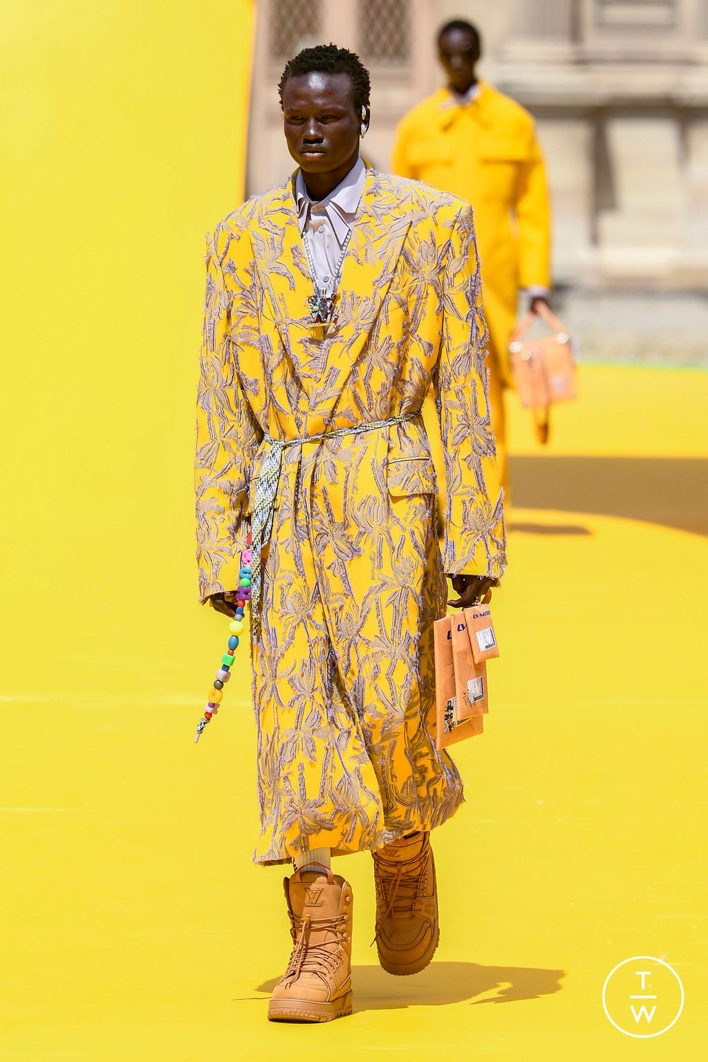 Fashion Week Paris Spring/Summer 2023 look 55 from the Louis Vuitton collection 男装