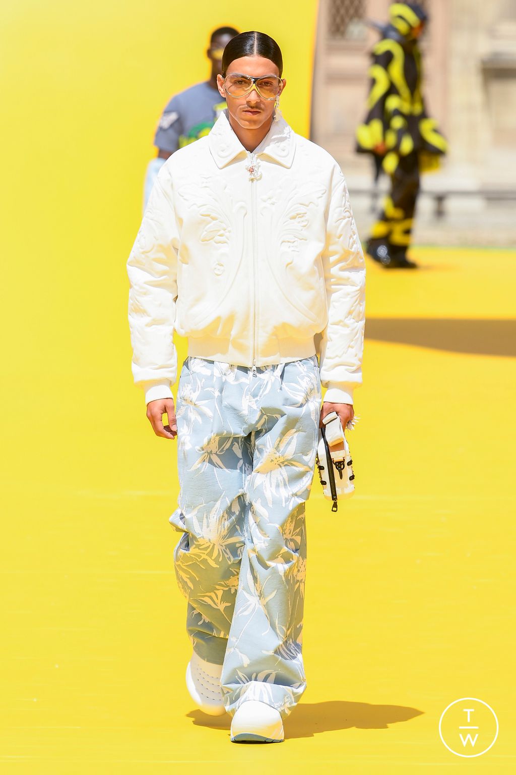 Fashion Week Paris Spring/Summer 2023 look 59 from the Louis Vuitton collection 男装
