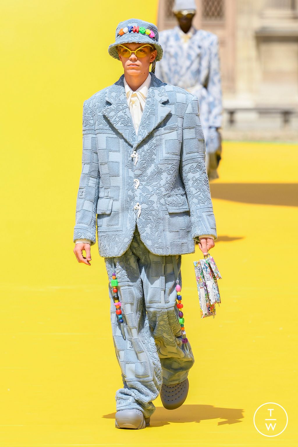 Fashion Week Paris Spring/Summer 2023 look 65 from the Louis Vuitton collection 男装