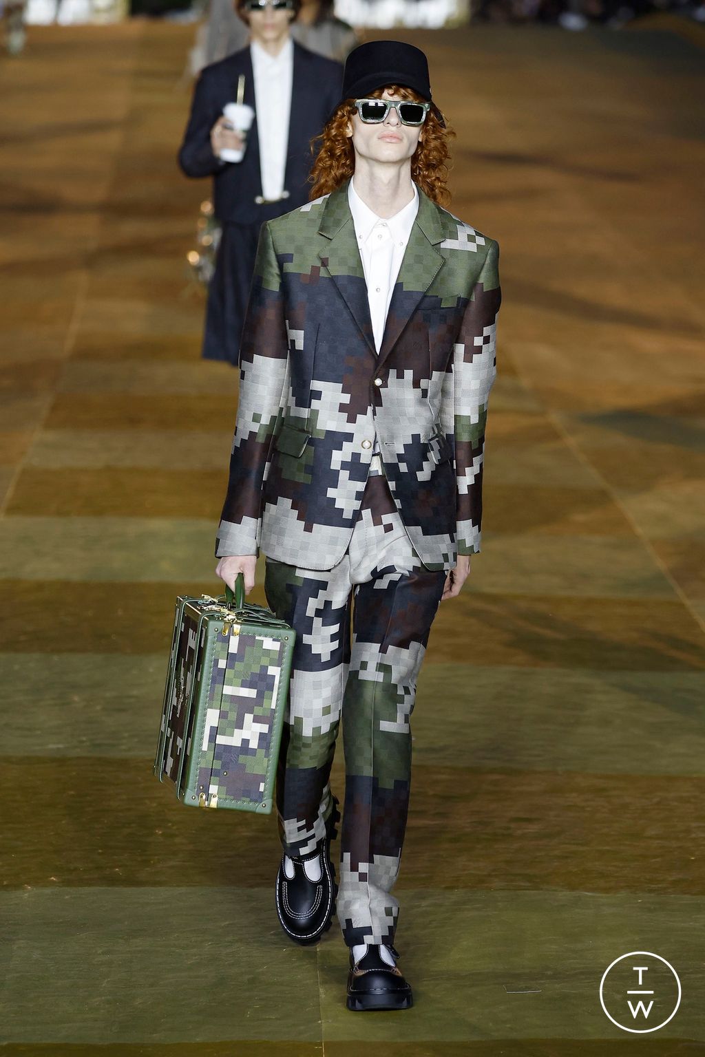 Fashion Week Paris Spring/Summer 2024 look 4 from the Louis Vuitton collection menswear