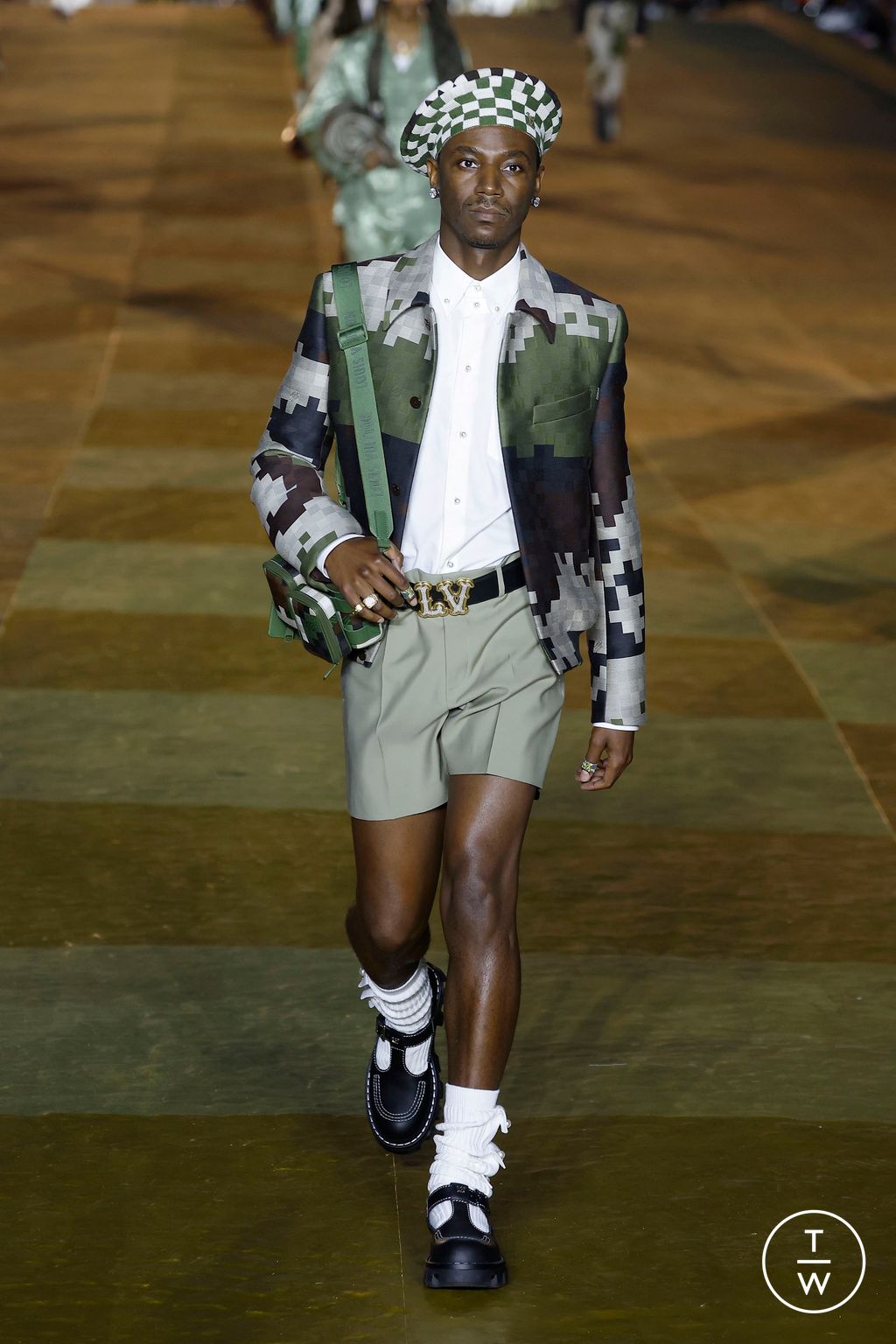 Fashion Week Paris Spring/Summer 2024 look 14 from the Louis Vuitton collection menswear