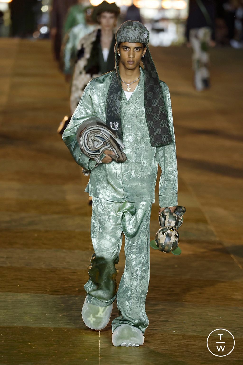 Fashion Week Paris Spring/Summer 2024 look 15 from the Louis Vuitton collection menswear
