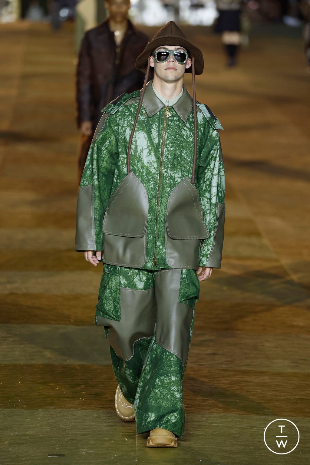 Fashion Week Paris Spring/Summer 2024 look 18 from the Louis Vuitton collection menswear