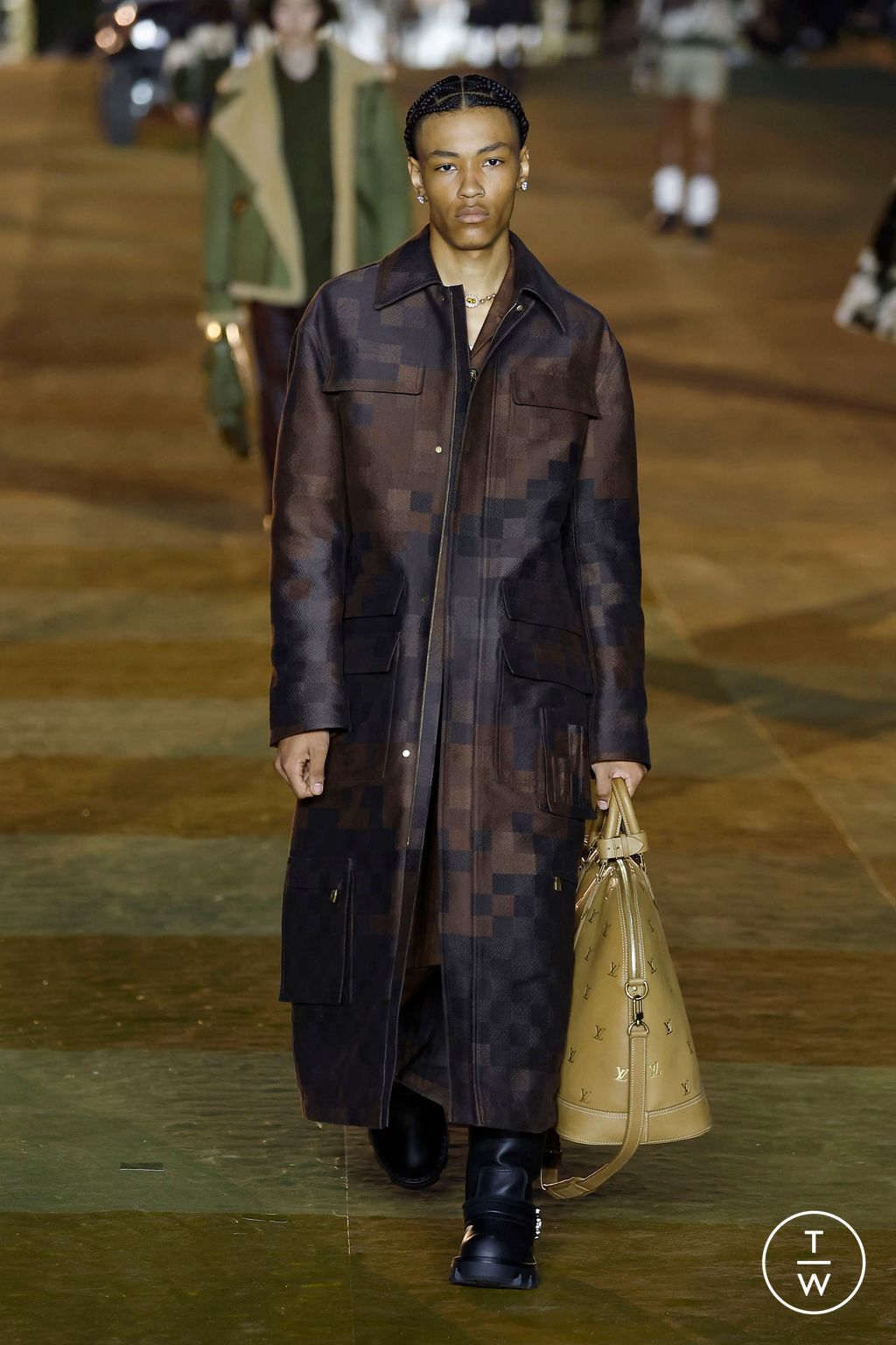 Fashion Week Paris Spring/Summer 2024 look 19 from the Louis Vuitton collection menswear
