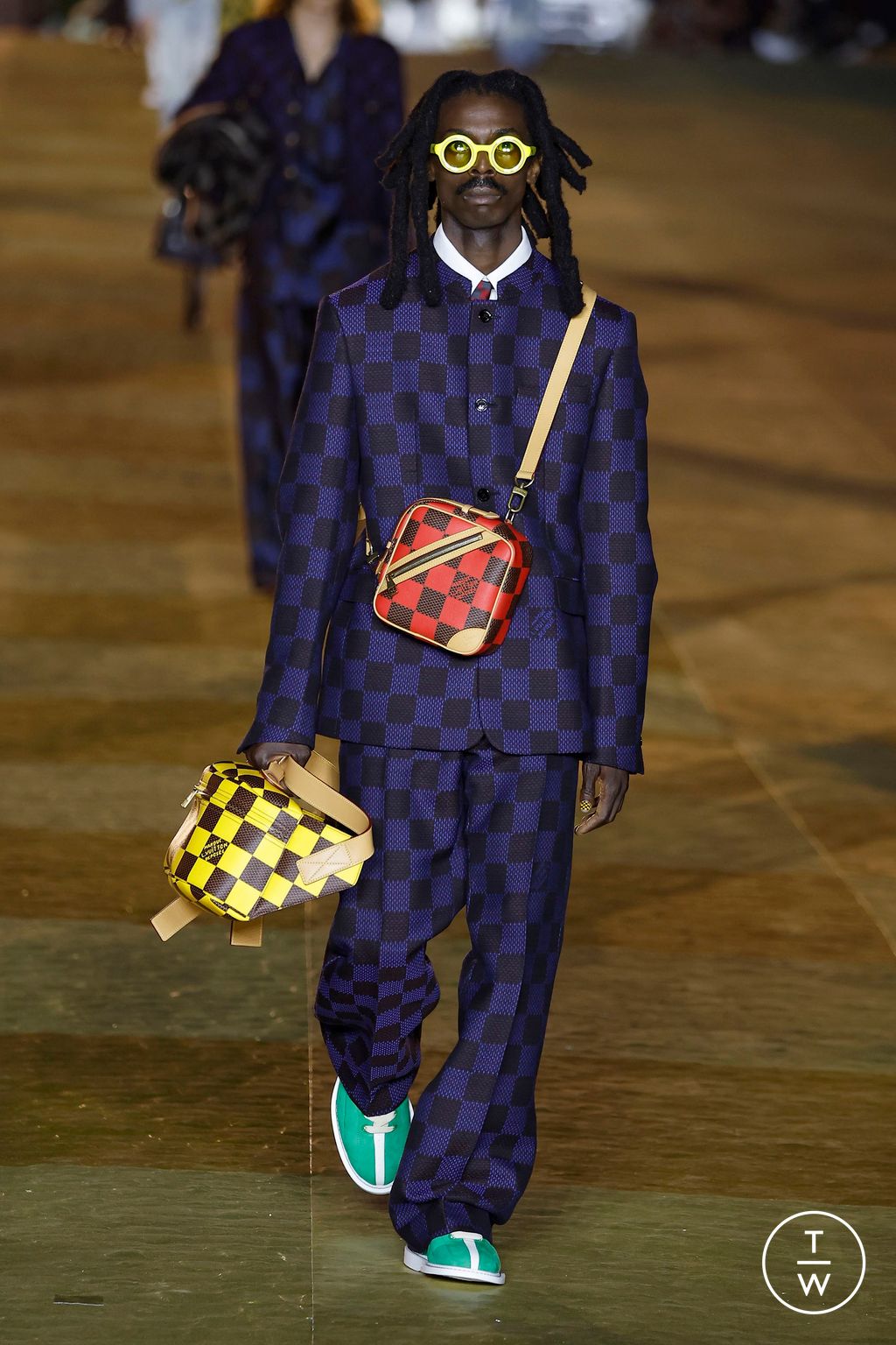 Fashion Week Paris Spring/Summer 2024 look 27 from the Louis Vuitton collection 男装