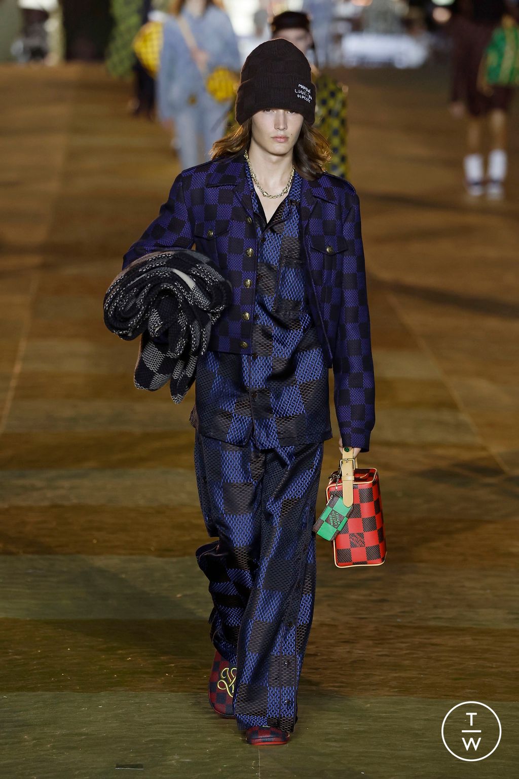 Fashion Week Paris Spring/Summer 2024 look 28 from the Louis Vuitton collection menswear