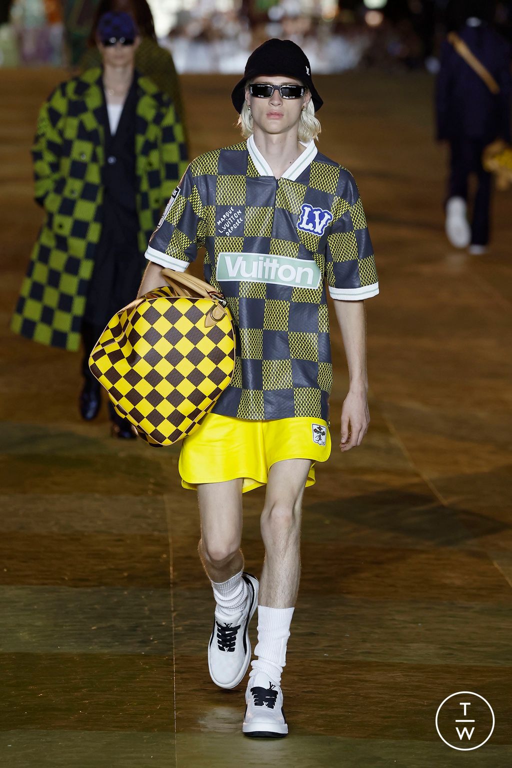 Fashion Week Paris Spring/Summer 2024 look 31 from the Louis Vuitton collection menswear
