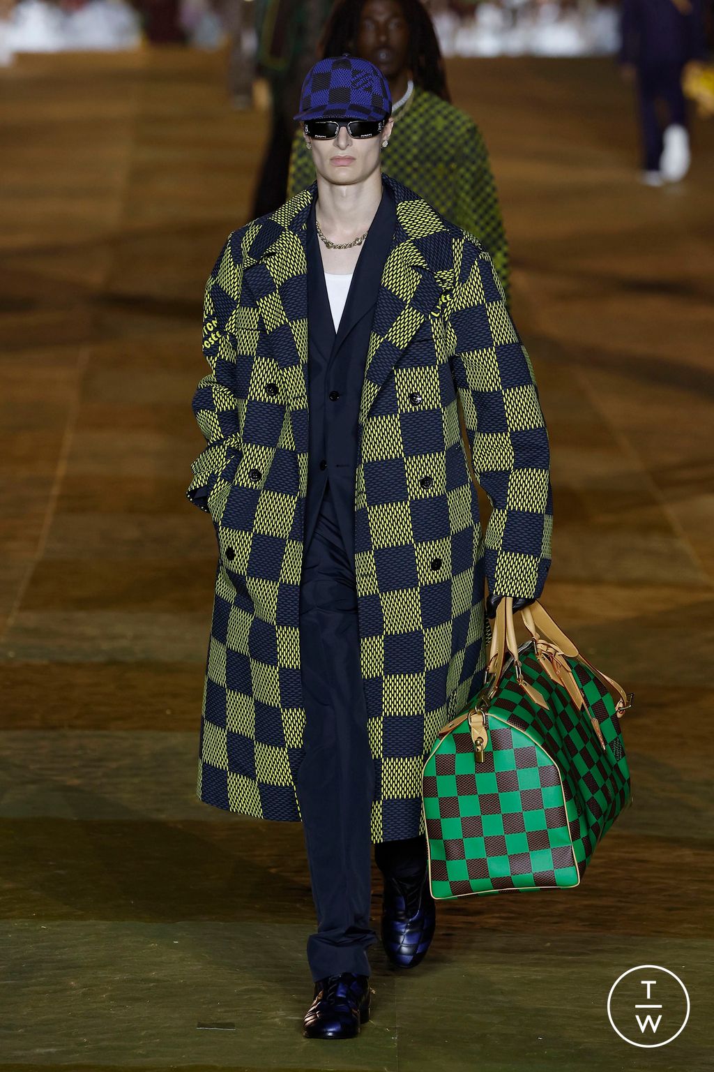 Fashion Week Paris Spring/Summer 2024 look 32 from the Louis Vuitton collection menswear