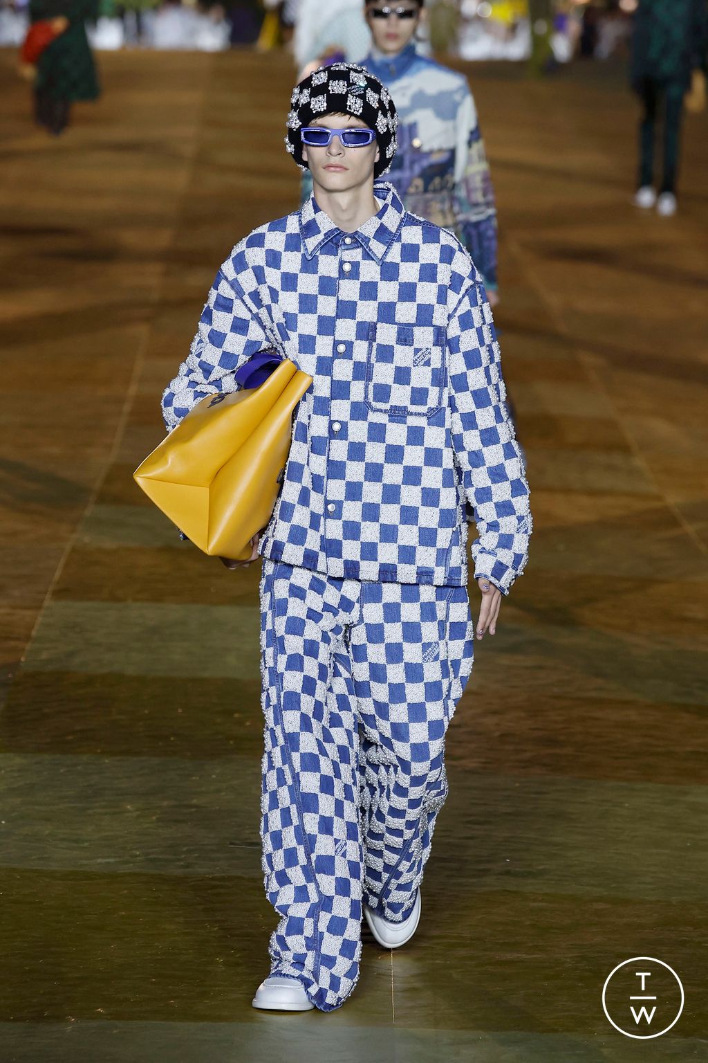 Fashion Week Paris Spring/Summer 2024 look 39 from the Louis Vuitton collection menswear