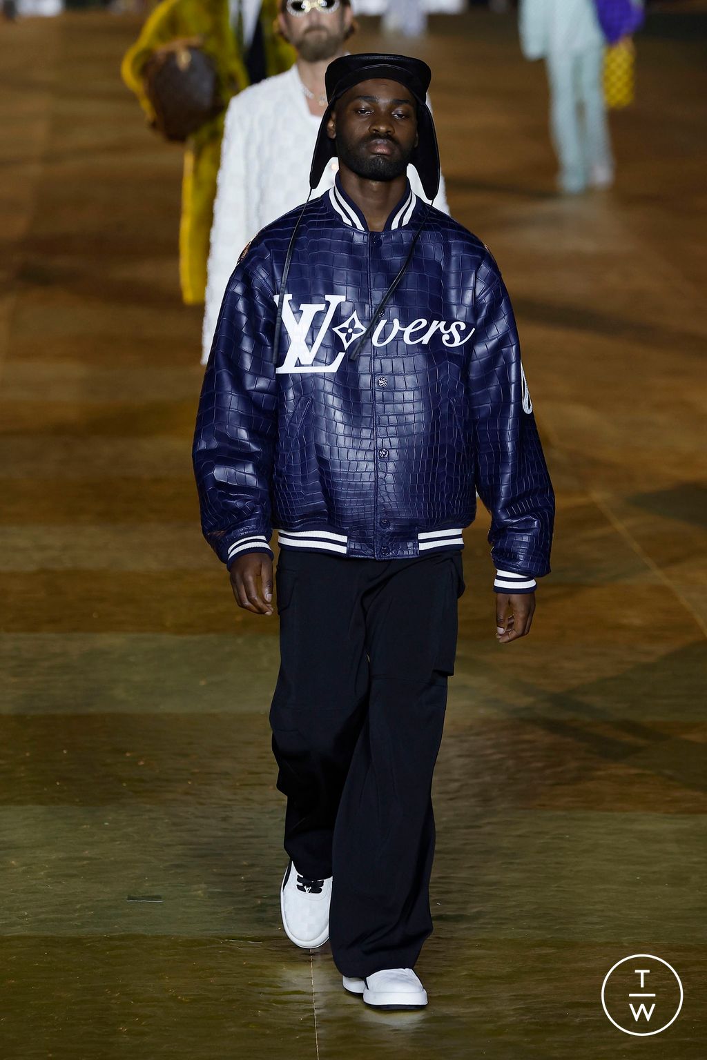 Fashion Week Paris Spring/Summer 2024 look 45 from the Louis Vuitton collection 男装