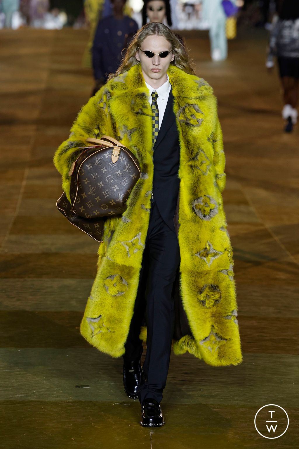 Fashion Week Paris Spring/Summer 2024 look 47 from the Louis Vuitton collection 男装