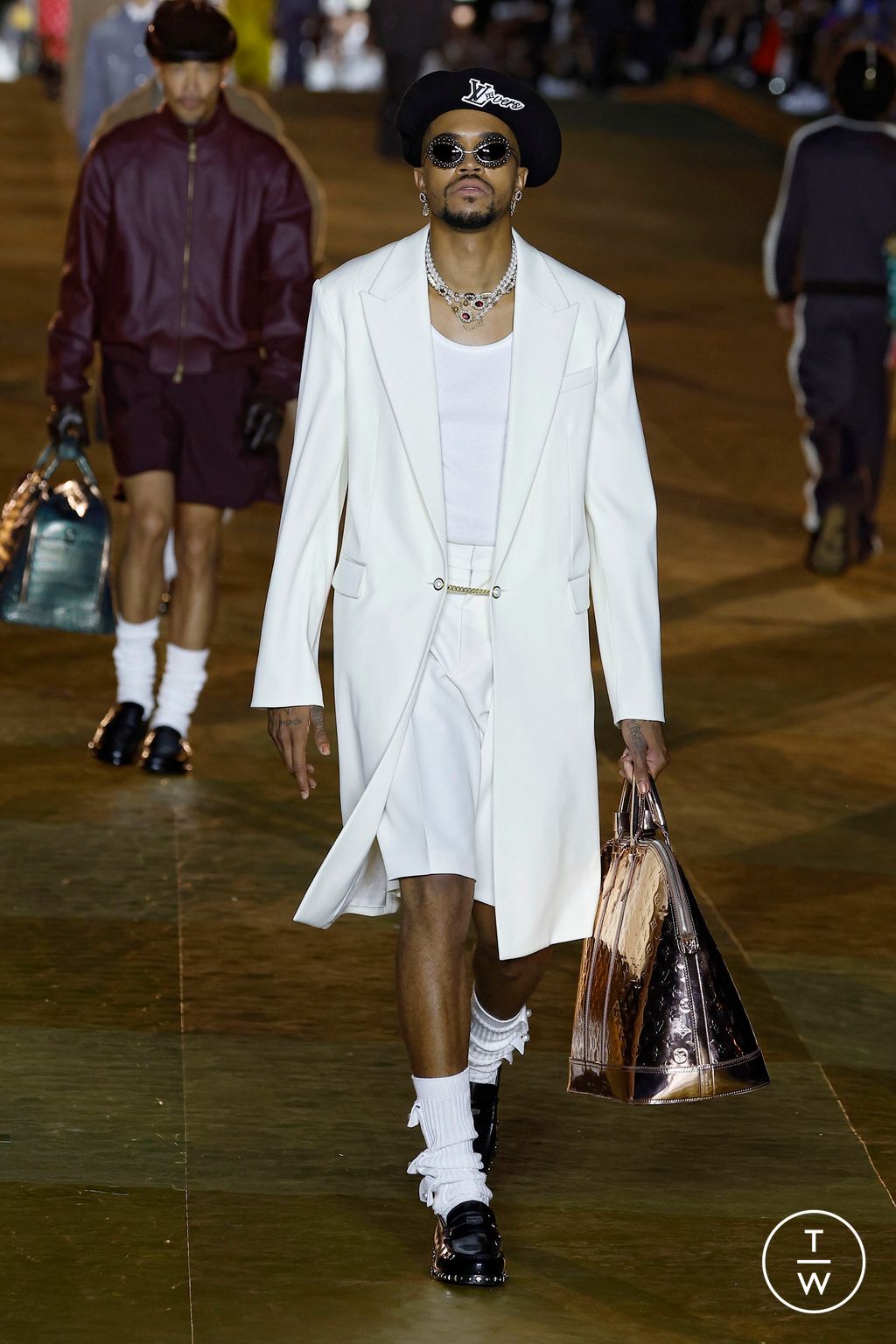 Fashion Week Paris Spring/Summer 2024 look 56 from the Louis Vuitton collection 男装
