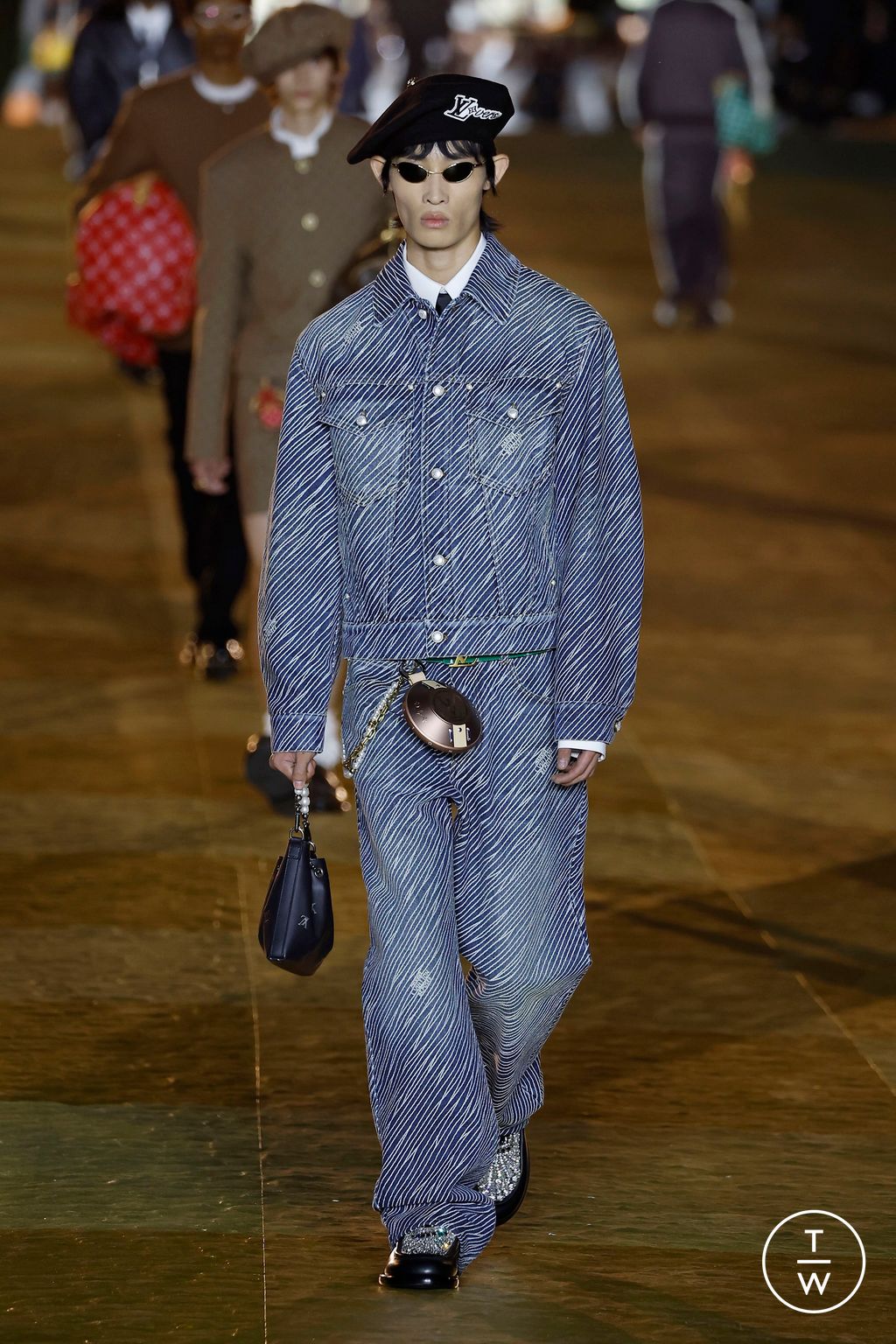 Fashion Week Paris Spring/Summer 2024 look 59 from the Louis Vuitton collection 男装