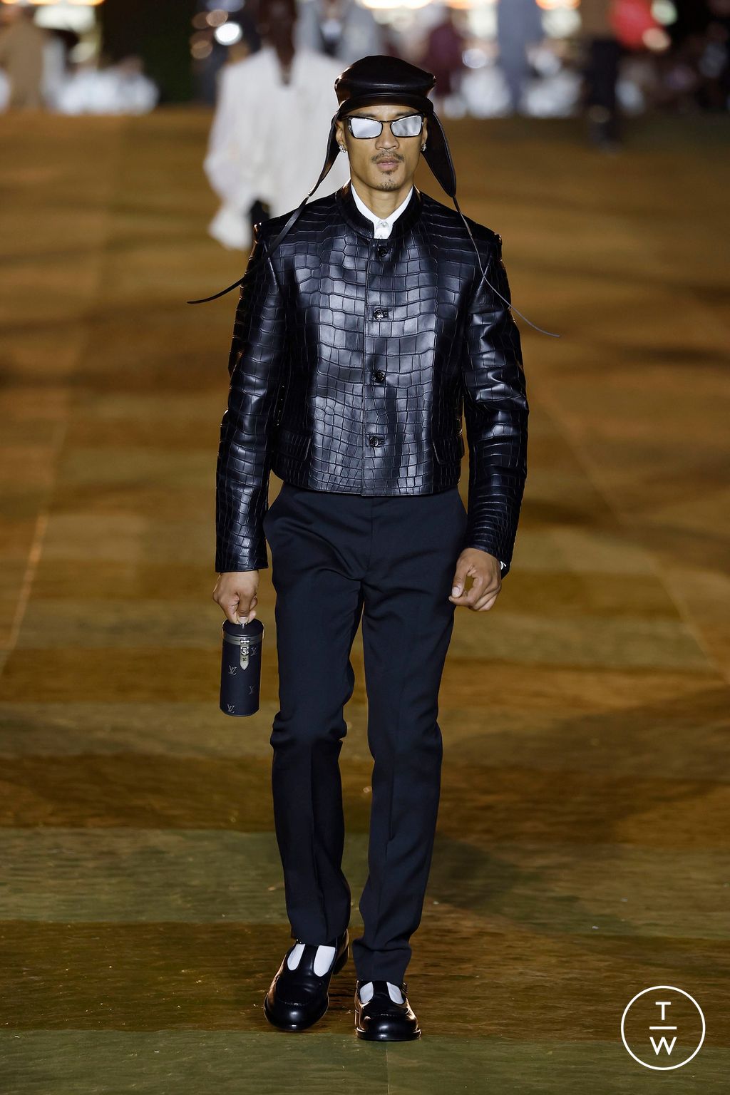 Fashion Week Paris Spring/Summer 2024 look 67 from the Louis Vuitton collection 男装