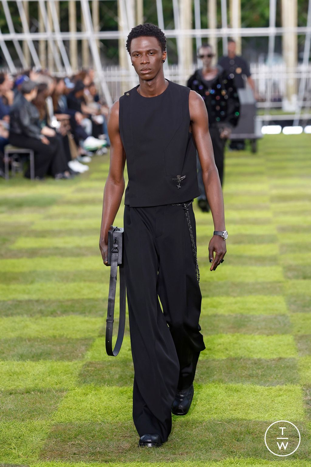 Fashion Week Paris Spring-Summer 2025 look 6 from the Louis Vuitton collection menswear