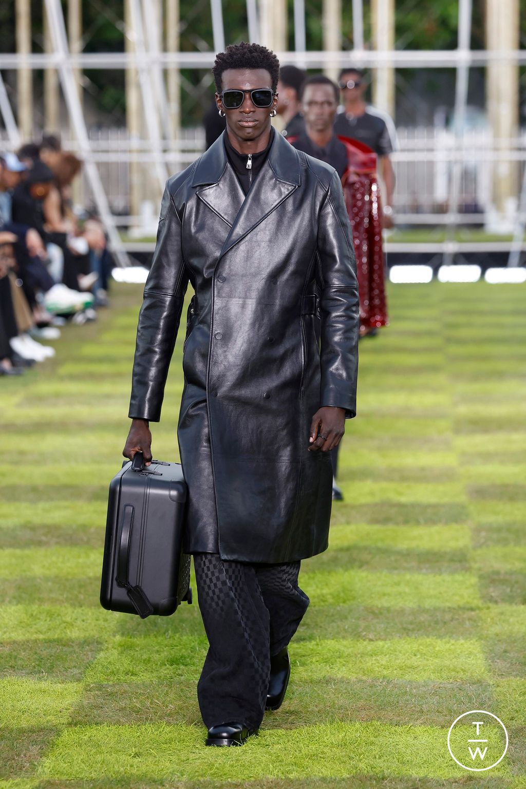 Fashion Week Paris Spring-Summer 2025 look 10 from the Louis Vuitton collection menswear