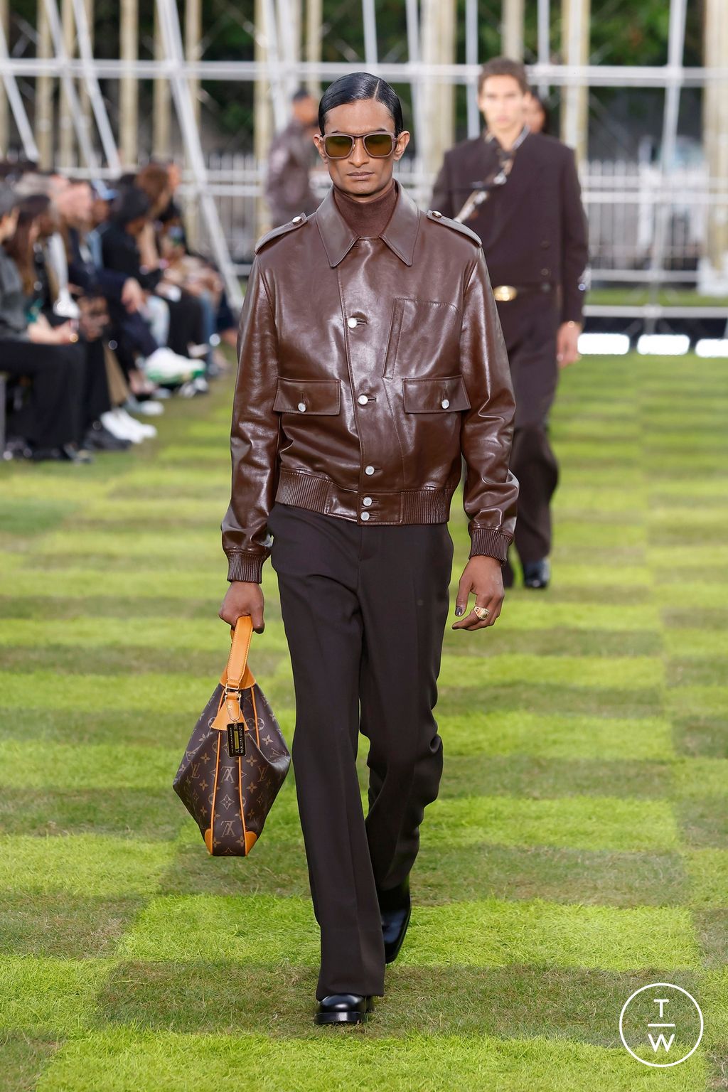 Fashion Week Paris Spring-Summer 2025 look 27 from the Louis Vuitton collection menswear