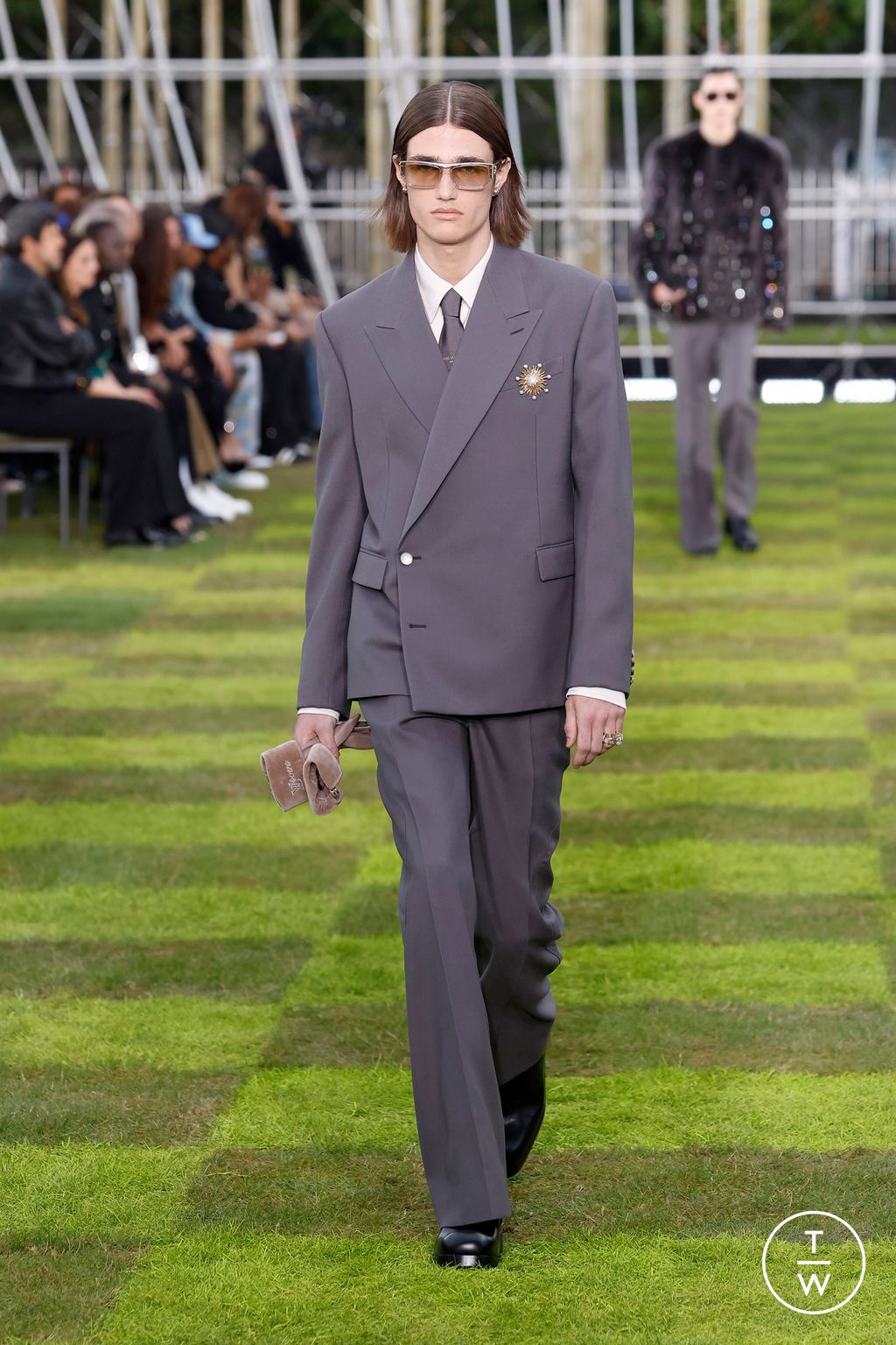 Fashion Week Paris Spring/Summer 2025 look 45 from the Louis Vuitton collection menswear