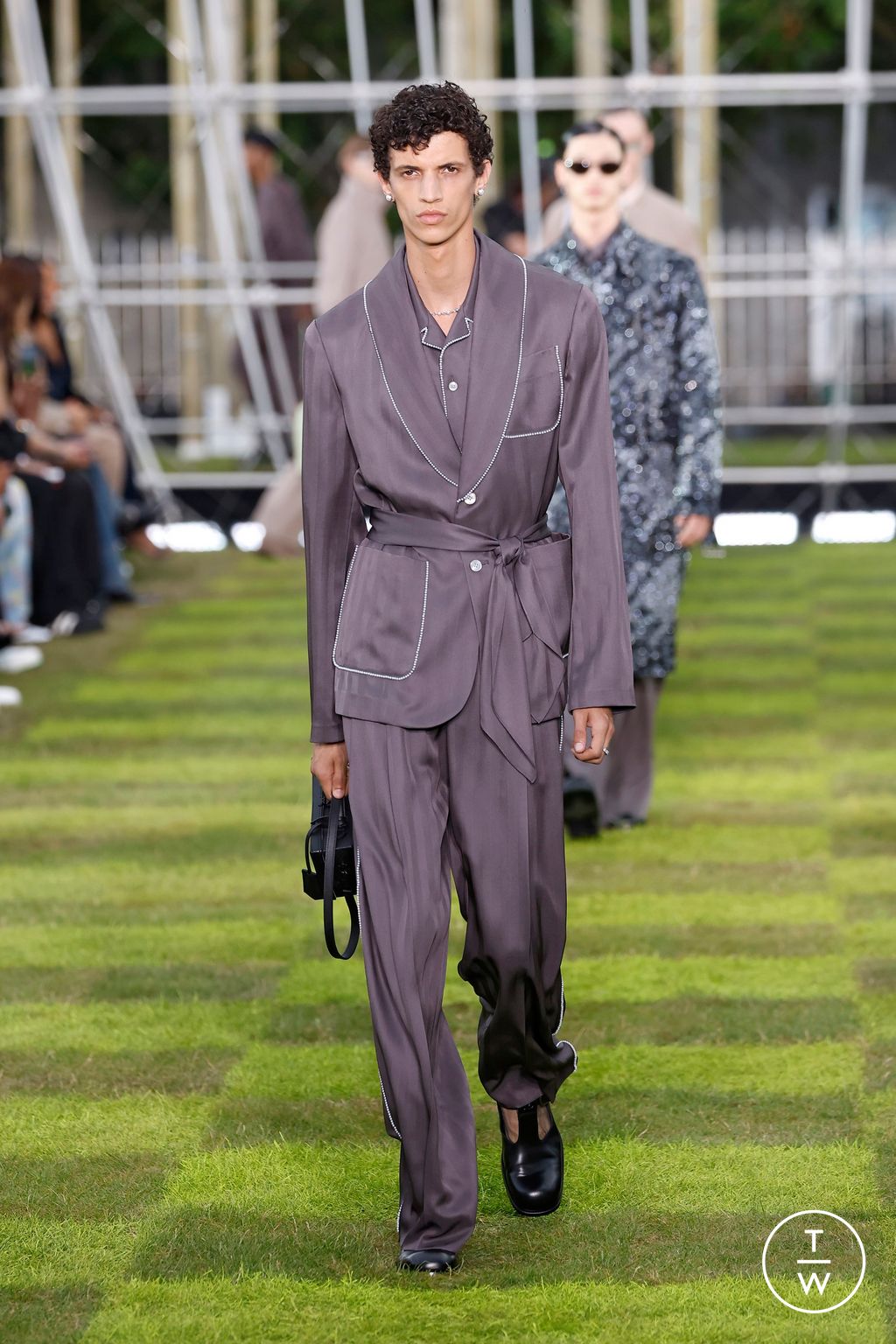 Fashion Week Paris Spring/Summer 2025 look 47 from the Louis Vuitton collection menswear