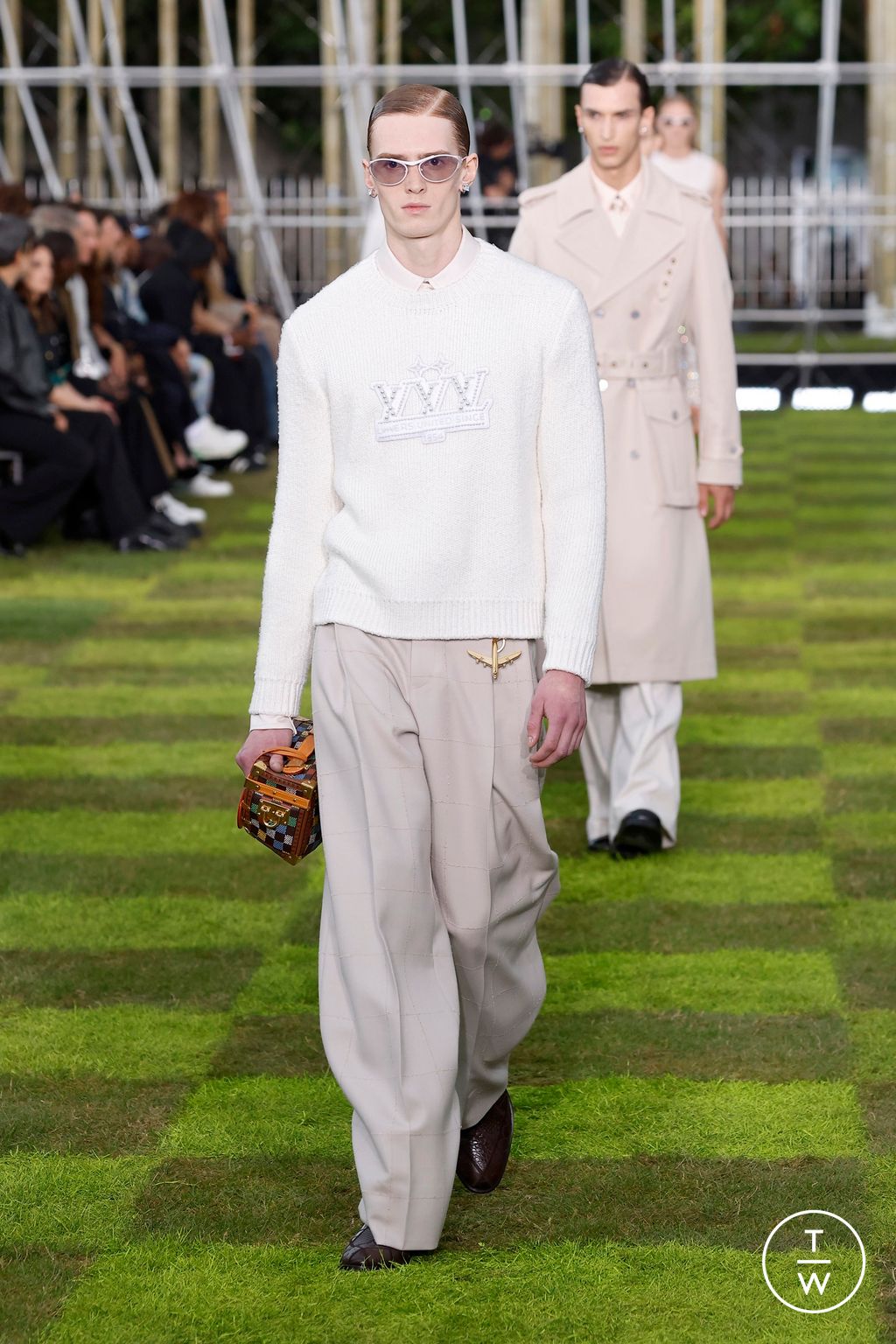 Fashion Week Paris Spring-Summer 2025 look 61 from the Louis Vuitton collection menswear