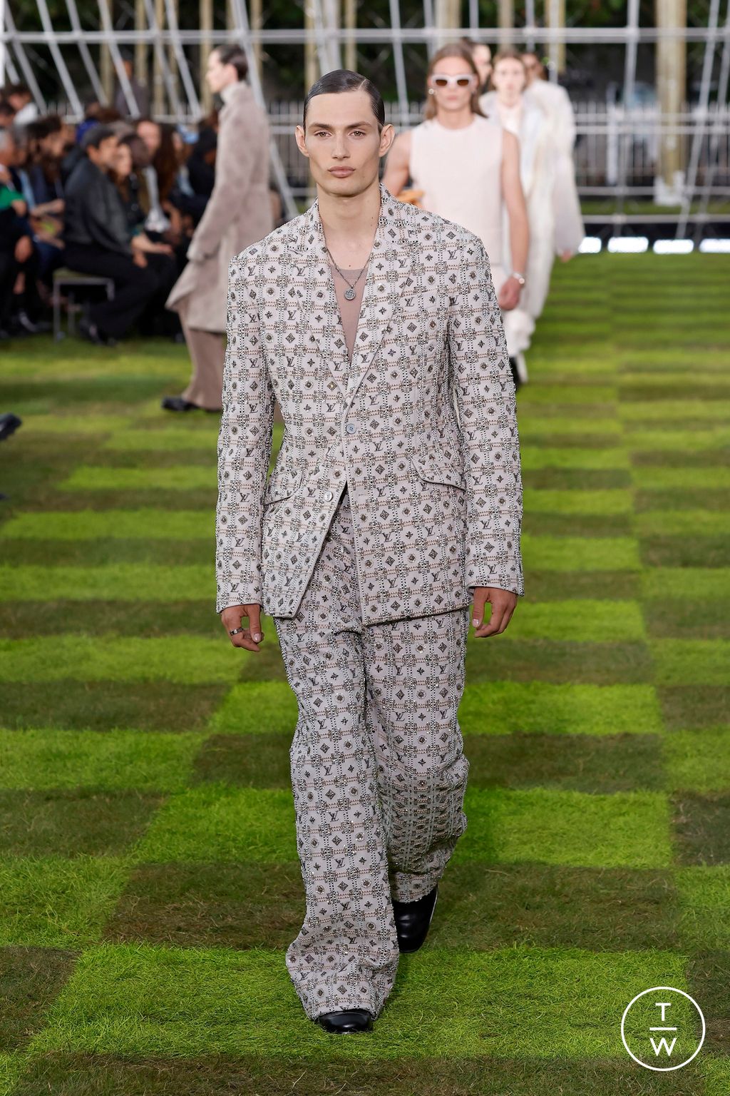 Fashion Week Paris Spring-Summer 2025 look 63 from the Louis Vuitton collection menswear