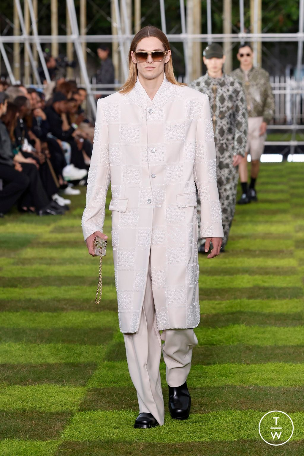 Fashion Week Paris Spring/Summer 2025 look 66 from the Louis Vuitton collection menswear