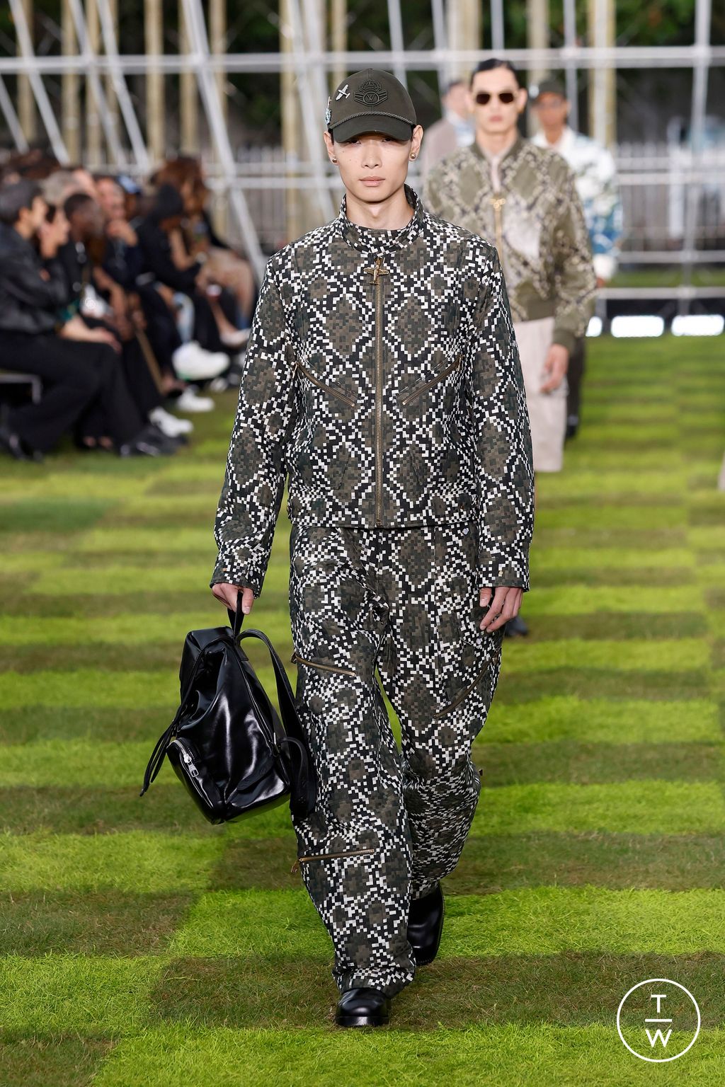 Fashion Week Paris Spring-Summer 2025 look 67 from the Louis Vuitton collection menswear