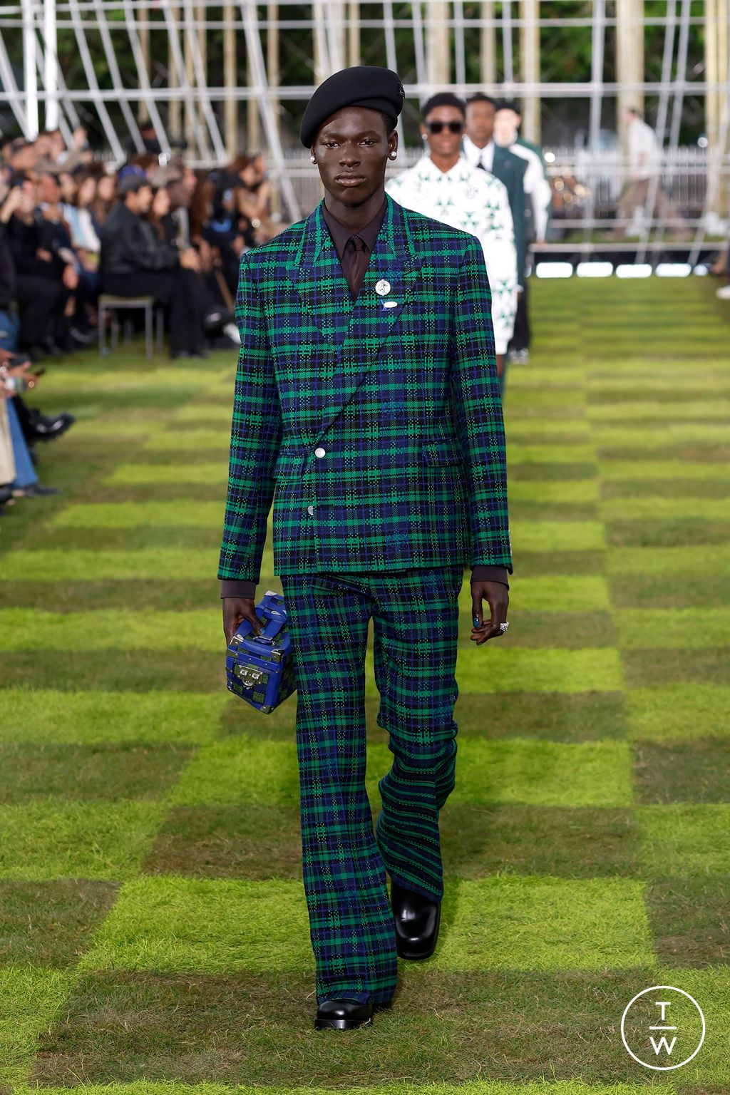 Fashion Week Paris Spring-Summer 2025 look 73 from the Louis Vuitton collection menswear