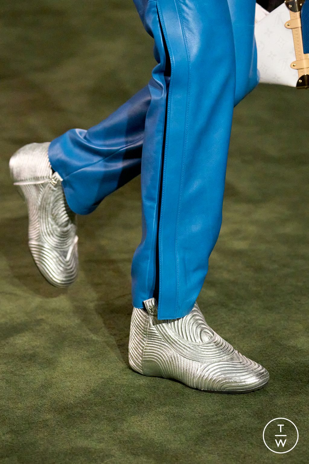 Fashion Week Paris Resort 2027 look 22 from the Louis Vuitton collection womenswear accessories