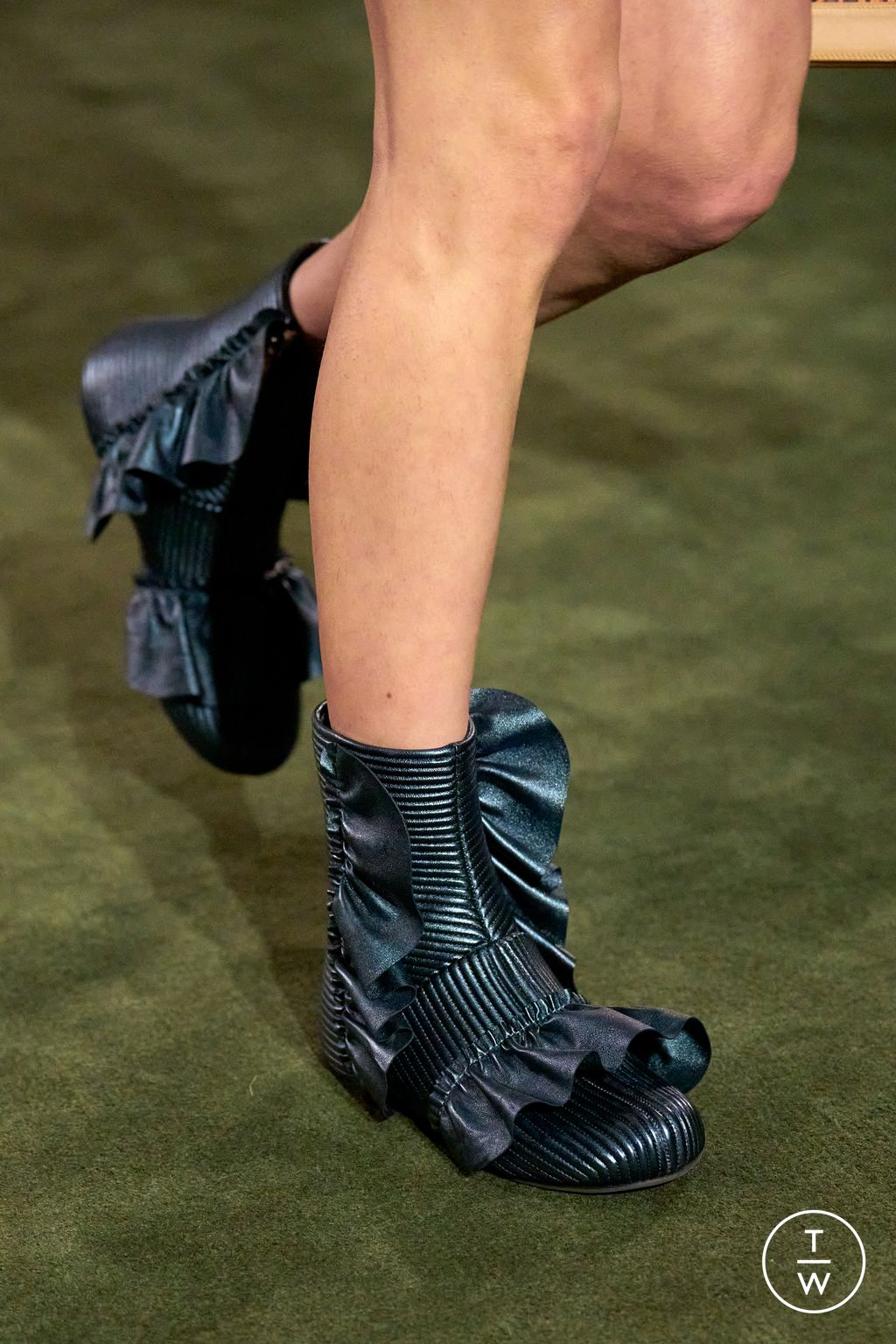 Fashion Week Paris Resort 2027 look 24 from the Louis Vuitton collection womenswear accessories