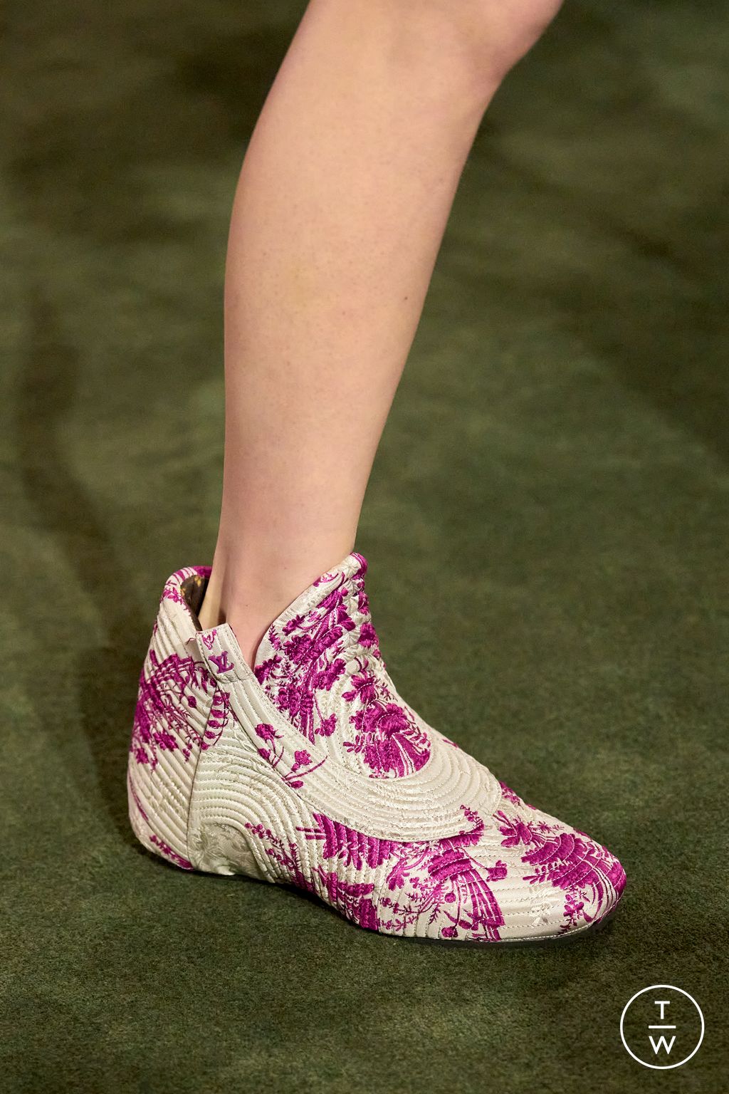 Fashion Week Paris Resort 2027 look 71 from the Louis Vuitton collection womenswear accessories