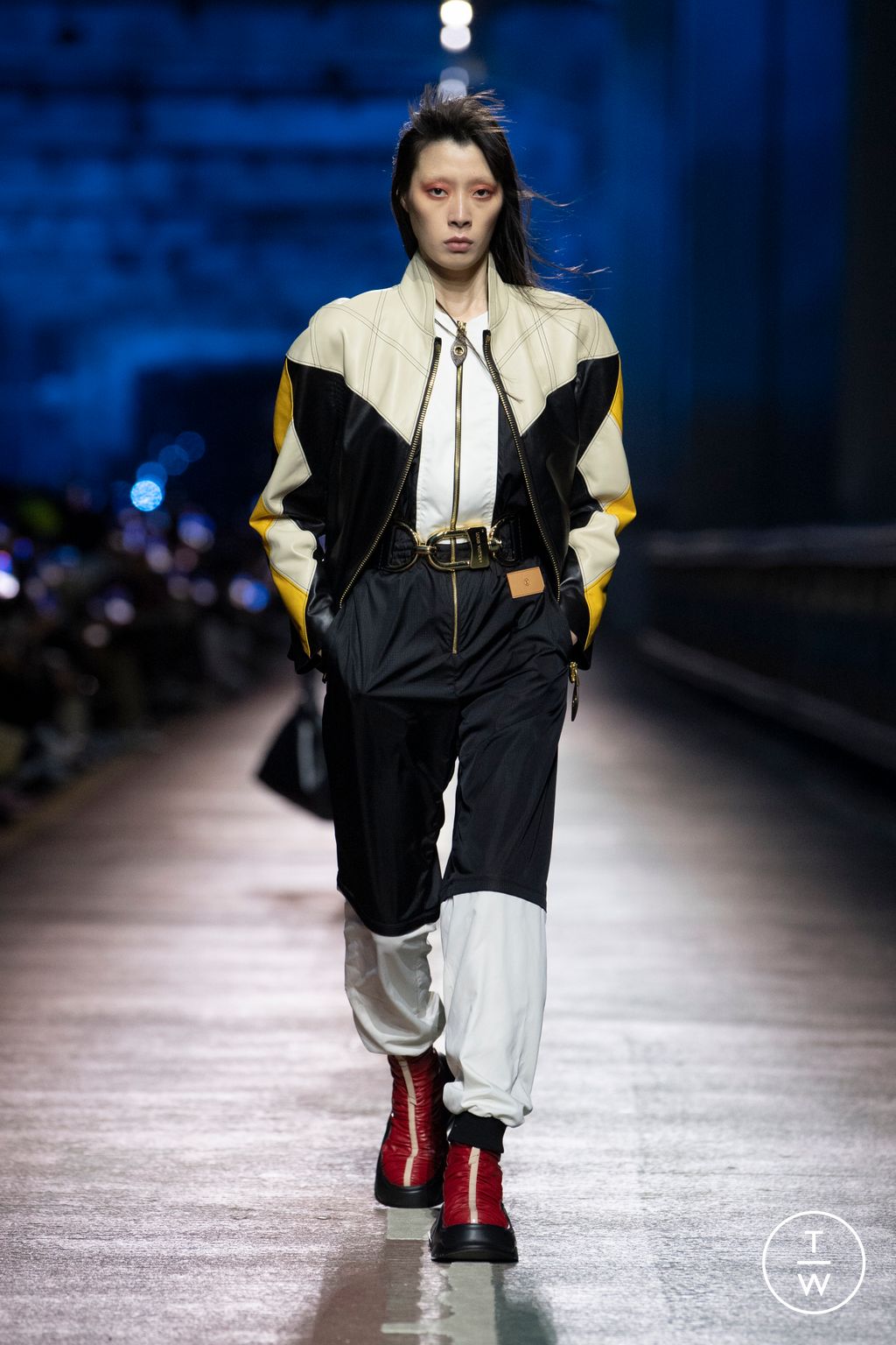 Fashion Week Paris Pre-Fall 2023 look 4 from the Louis Vuitton collection womenswear